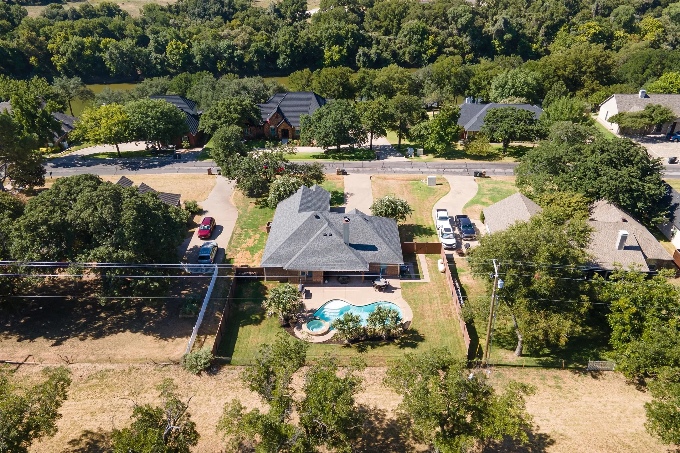 Single Family Residence For Sale in Hood County , 9719 Ravenswood Road, Granbury, Texas 76049, 3 Bedroom, 2 Bathroom, 2 Garage spaces, 1,946 Sqft, built in 2008, mls#21363269, Real Estate Agent in Granbury, Homes For Sale in Hood county, Homes For Sale in Granbury, Realtor in Granbury Texas, Real Estate Brokerage Independent Realty Texas, Luminita Cordes Realtor