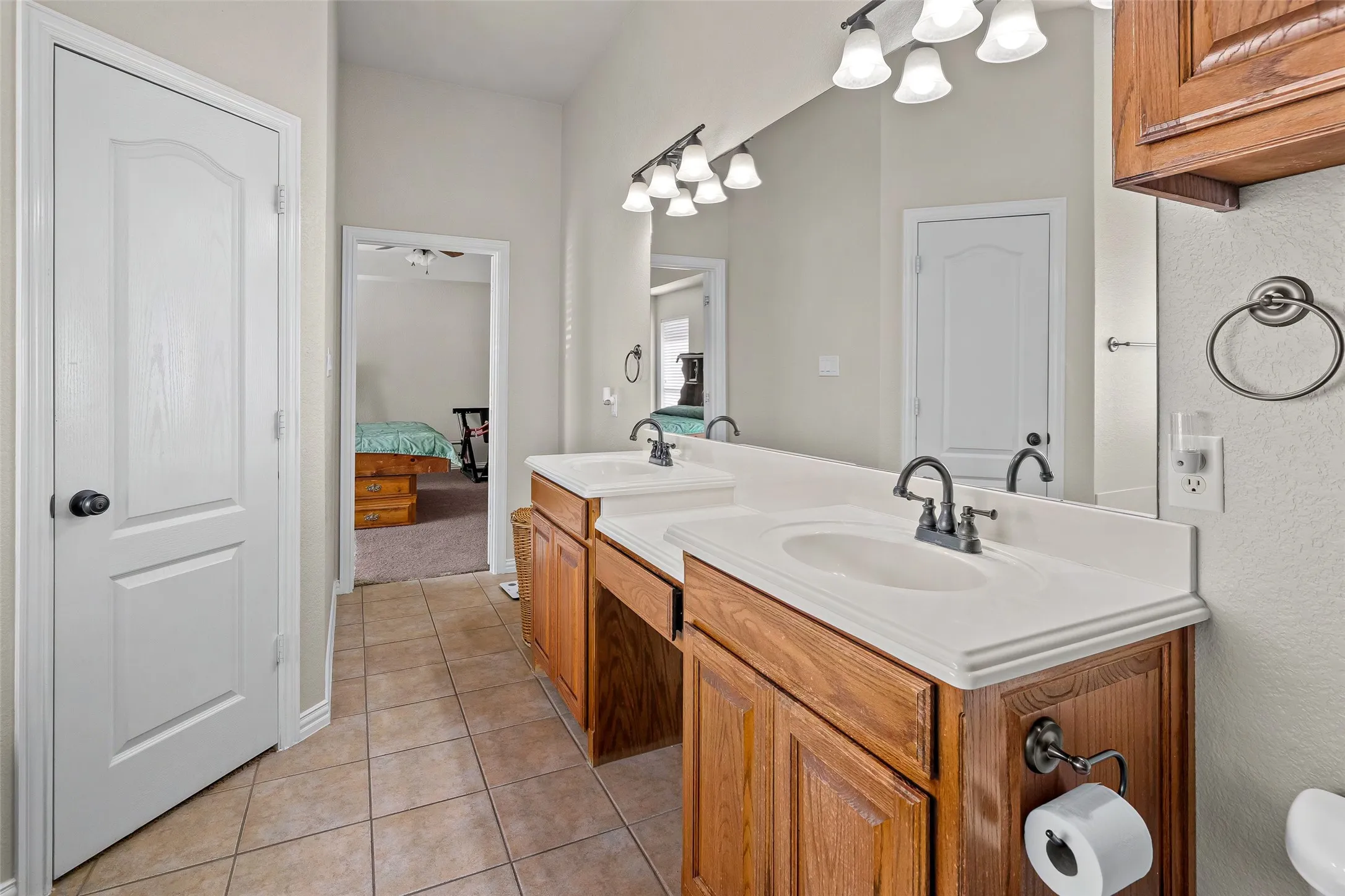 Single Family Residence For Sale in Hood County , 9719 Ravenswood Road, Granbury, Texas 76049, 3 Bedroom, 2 Bathroom, 2 Garage spaces, 1,946 Sqft, built in 2008, mls#21363269, Real Estate Agent in Granbury, Homes For Sale in Hood county, Homes For Sale in Granbury, Realtor in Granbury Texas, Real Estate Brokerage Independent Realty Texas, Luminita Cordes Realtor