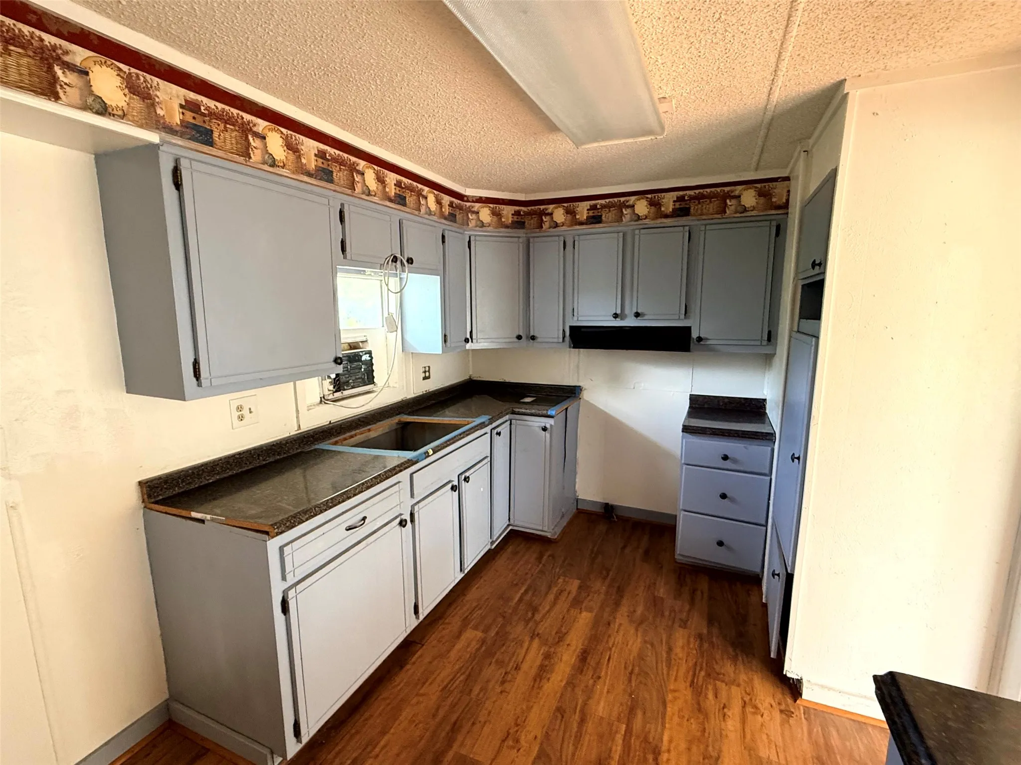 Mobile Home For Sale in Ellis County , 4361 Miller Road, Midlothian, Texas 76065, 2 Bedroom, 2 Bathroom, Garage spaces, 840 Sqft, built in 1984, Price $110,000, mls#21350303, Real Estate Agent in Midlothian, Homes For Sale in Ellis county, Homes For Sale in Midlothian, Realtor in Midlothian Texas, Real Estate Brokerage Independent Realty Texas, Luminita Cordes Realtor