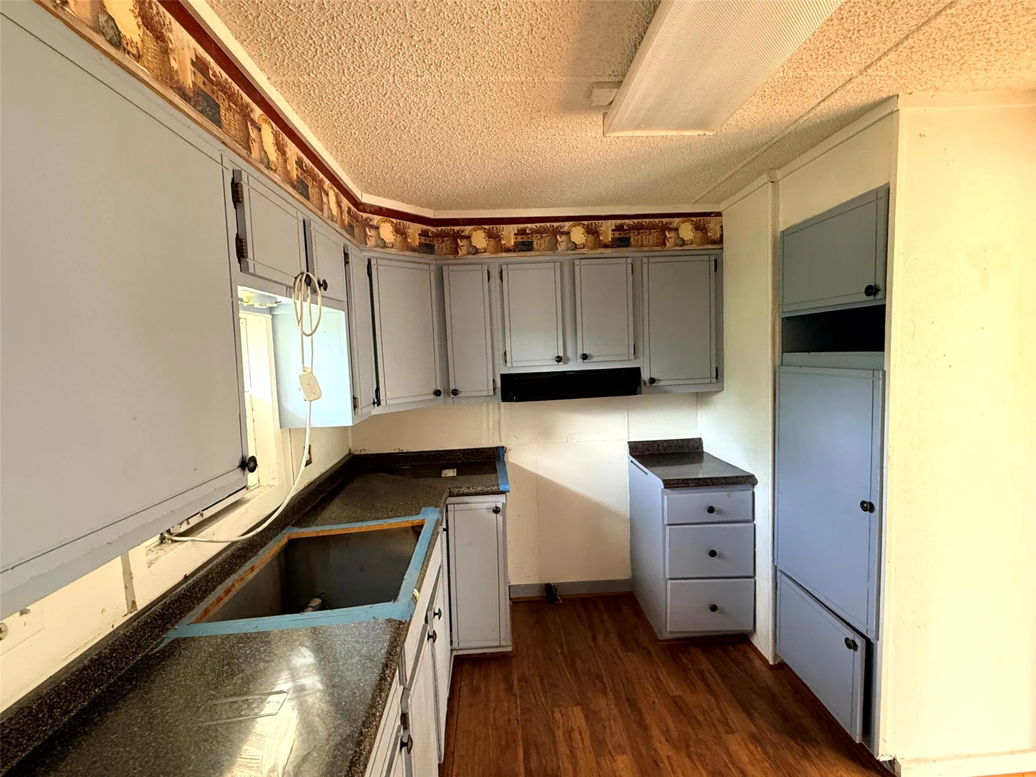 Mobile Home For Sale in Ellis County , 4361 Miller Road, Midlothian, Texas 76065, 2 Bedroom, 2 Bathroom, Garage spaces, 840 Sqft, built in 1984, Price $110,000, mls#21350303, Real Estate Agent in Midlothian, Homes For Sale in Ellis county, Homes For Sale in Midlothian, Realtor in Midlothian Texas, Real Estate Brokerage Independent Realty Texas, Luminita Cordes Realtor