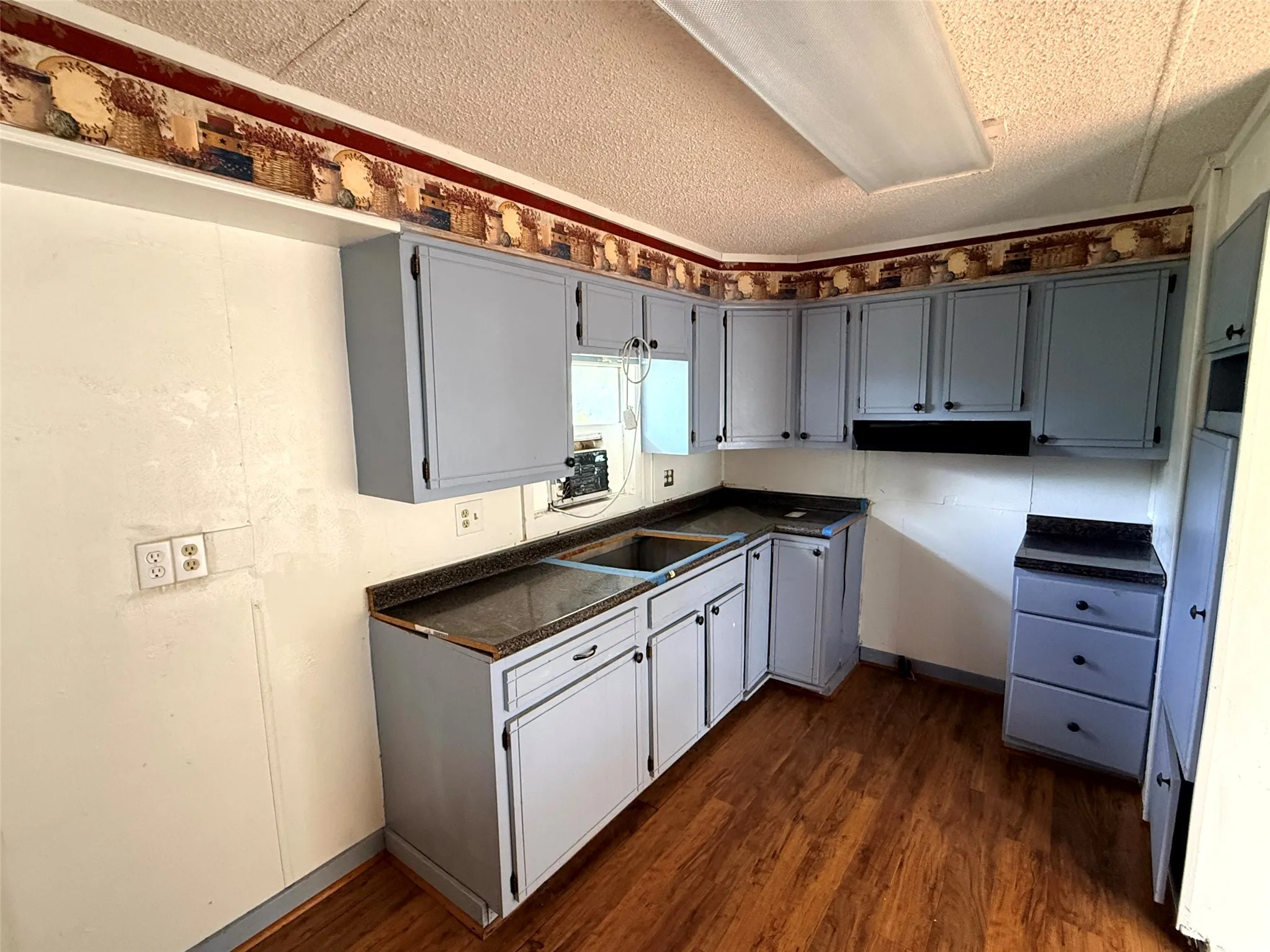 Mobile Home For Sale in Ellis County , 4361 Miller Road, Midlothian, Texas 76065, 2 Bedroom, 2 Bathroom, Garage spaces, 840 Sqft, built in 1984, Price $110,000, mls#21350303, Real Estate Agent in Midlothian, Homes For Sale in Ellis county, Homes For Sale in Midlothian, Realtor in Midlothian Texas, Real Estate Brokerage Independent Realty Texas, Luminita Cordes Realtor