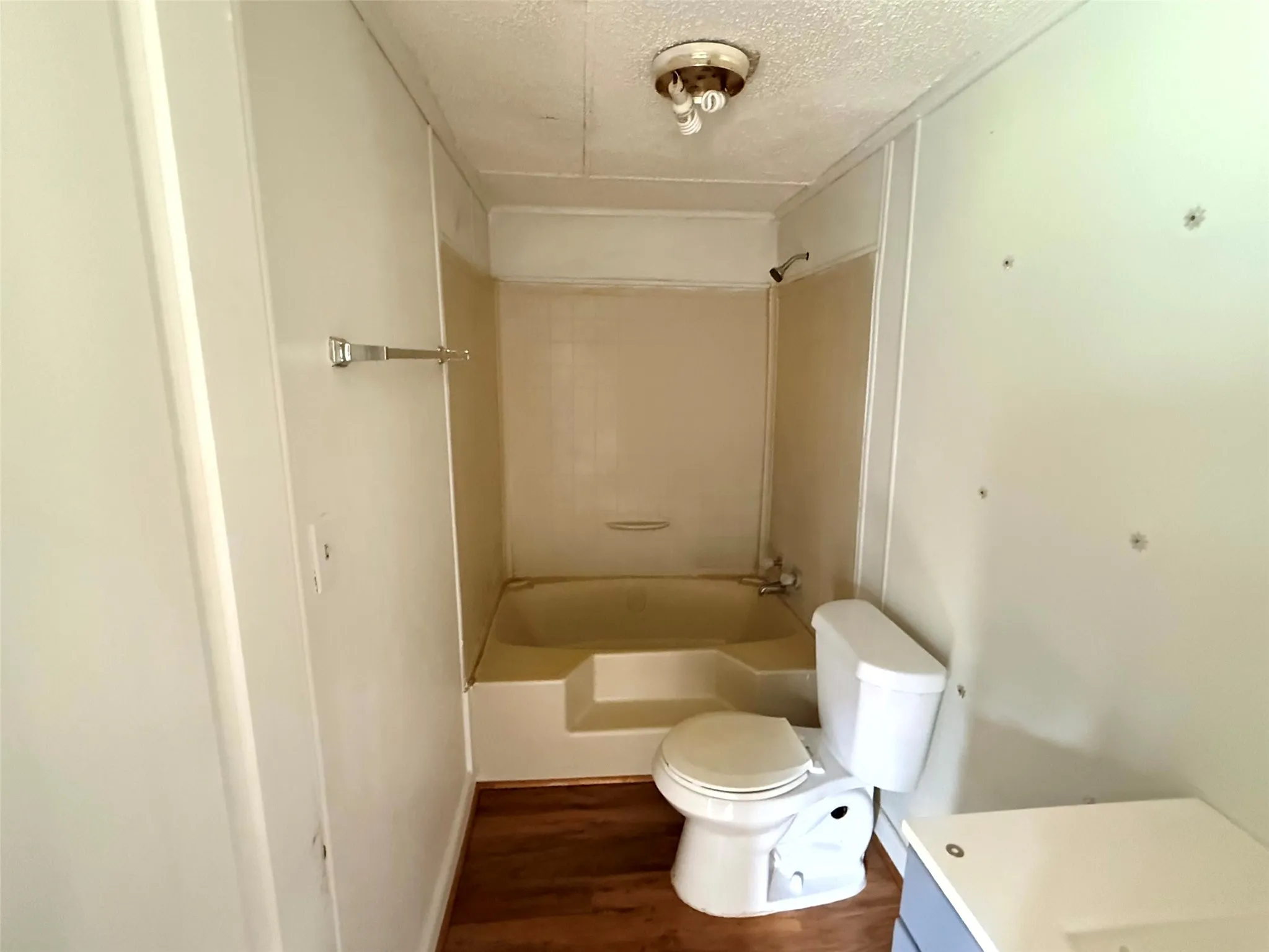 Mobile Home For Sale in Ellis County , 4361 Miller Road, Midlothian, Texas 76065, 2 Bedroom, 2 Bathroom, Garage spaces, 840 Sqft, built in 1984, Price $110,000, mls#21350303, Real Estate Agent in Midlothian, Homes For Sale in Ellis county, Homes For Sale in Midlothian, Realtor in Midlothian Texas, Real Estate Brokerage Independent Realty Texas, Luminita Cordes Realtor