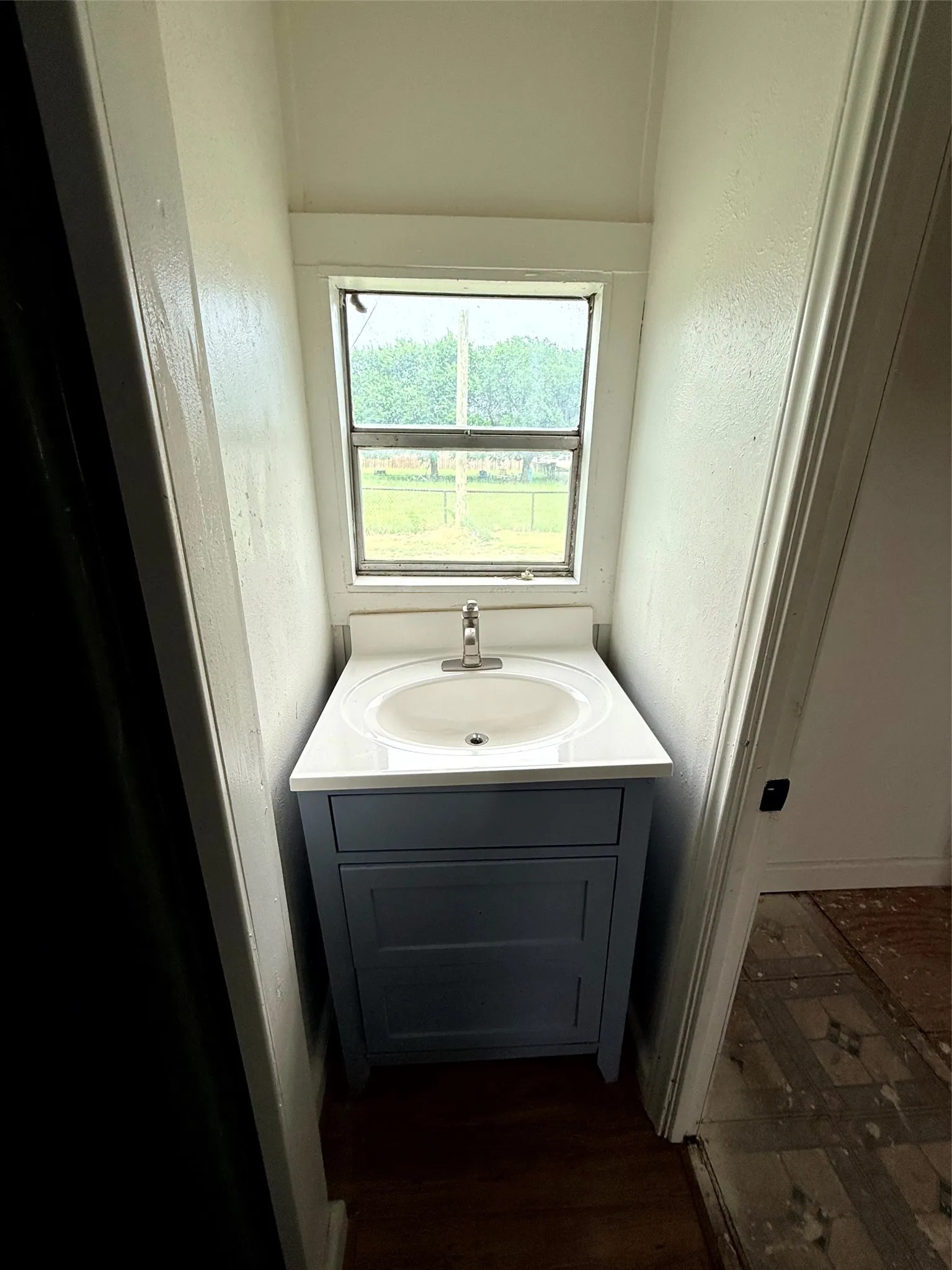 Mobile Home For Sale in Ellis County , 4361 Miller Road, Midlothian, Texas 76065, 2 Bedroom, 2 Bathroom, Garage spaces, 840 Sqft, built in 1984, Price $110,000, mls#21350303, Real Estate Agent in Midlothian, Homes For Sale in Ellis county, Homes For Sale in Midlothian, Realtor in Midlothian Texas, Real Estate Brokerage Independent Realty Texas, Luminita Cordes Realtor
