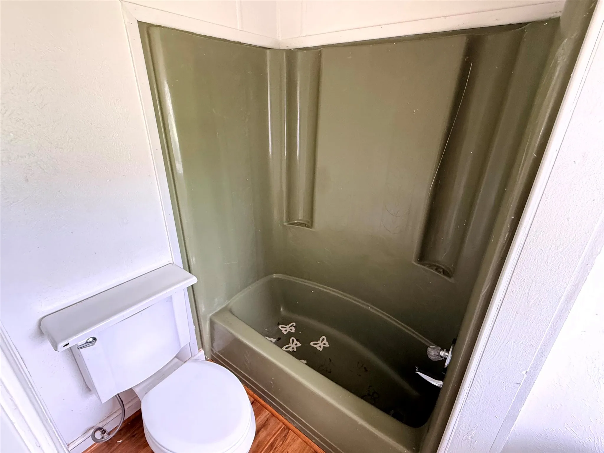 Mobile Home For Sale in Ellis County , 4361 Miller Road, Midlothian, Texas 76065, 2 Bedroom, 2 Bathroom, Garage spaces, 840 Sqft, built in 1984, Price $110,000, mls#21350303, Real Estate Agent in Midlothian, Homes For Sale in Ellis county, Homes For Sale in Midlothian, Realtor in Midlothian Texas, Real Estate Brokerage Independent Realty Texas, Luminita Cordes Realtor