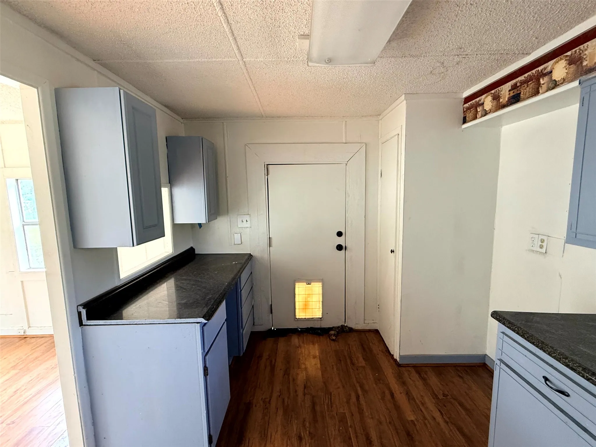 Mobile Home For Sale in Ellis County , 4361 Miller Road, Midlothian, Texas 76065, 2 Bedroom, 2 Bathroom, Garage spaces, 840 Sqft, built in 1984, Price $110,000, mls#21350303, Real Estate Agent in Midlothian, Homes For Sale in Ellis county, Homes For Sale in Midlothian, Realtor in Midlothian Texas, Real Estate Brokerage Independent Realty Texas, Luminita Cordes Realtor