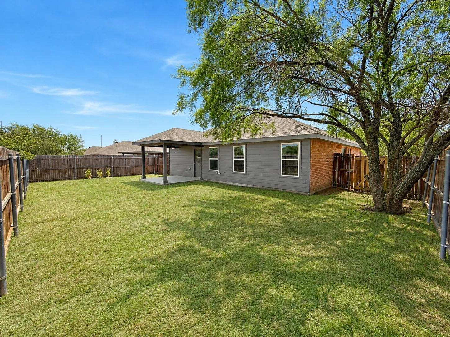 Single Family Residence For Sale in Hood County , 7322 Mistletoe Trail, Granbury, Texas 76048, 4 Bedroom, 2 Bathroom, 2 Garage spaces, 1,751 Sqft, built in 2015, mls#21360838, Real Estate Agent in Granbury, Homes For Sale in Hood county, Homes For Sale in Granbury, Realtor in Granbury Texas, Real Estate Brokerage Independent Realty Texas, Luminita Cordes Realtor