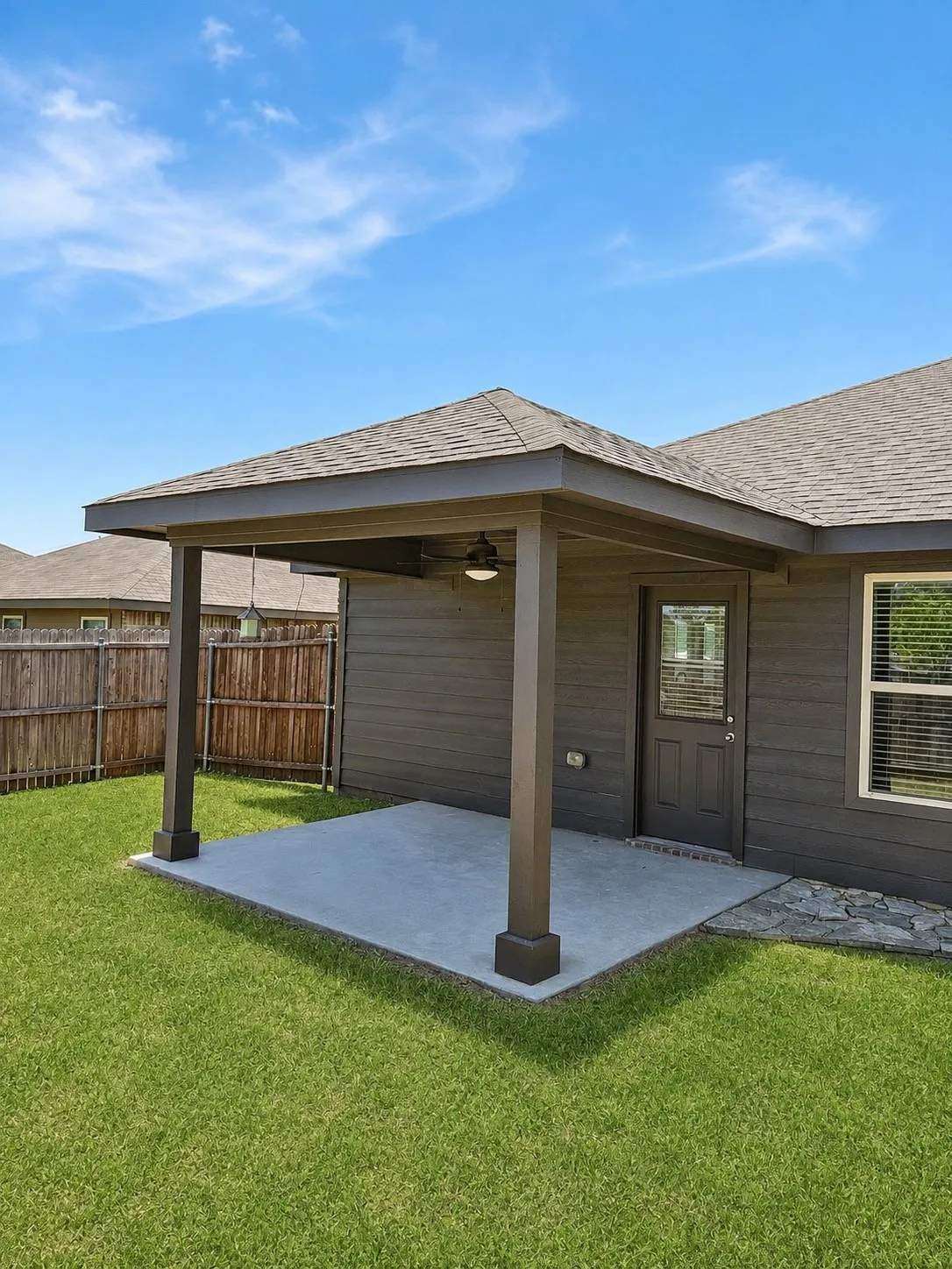 Single Family Residence For Sale in Hood County , 7322 Mistletoe Trail, Granbury, Texas 76048, 4 Bedroom, 2 Bathroom, 2 Garage spaces, 1,751 Sqft, built in 2015, mls#21360838, Real Estate Agent in Granbury, Homes For Sale in Hood county, Homes For Sale in Granbury, Realtor in Granbury Texas, Real Estate Brokerage Independent Realty Texas, Luminita Cordes Realtor
