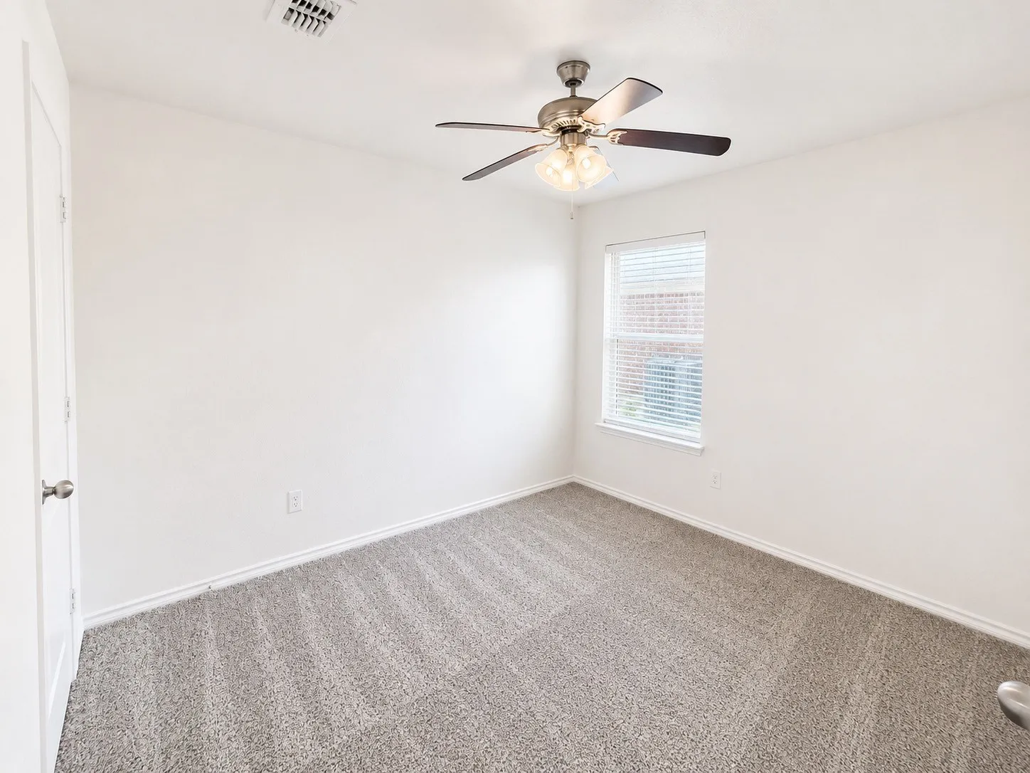 Single Family Residence For Sale in Hood County , 7322 Mistletoe Trail, Granbury, Texas 76048, 4 Bedroom, 2 Bathroom, 2 Garage spaces, 1,751 Sqft, built in 2015, mls#21360838, Real Estate Agent in Granbury, Homes For Sale in Hood county, Homes For Sale in Granbury, Realtor in Granbury Texas, Real Estate Brokerage Independent Realty Texas, Luminita Cordes Realtor