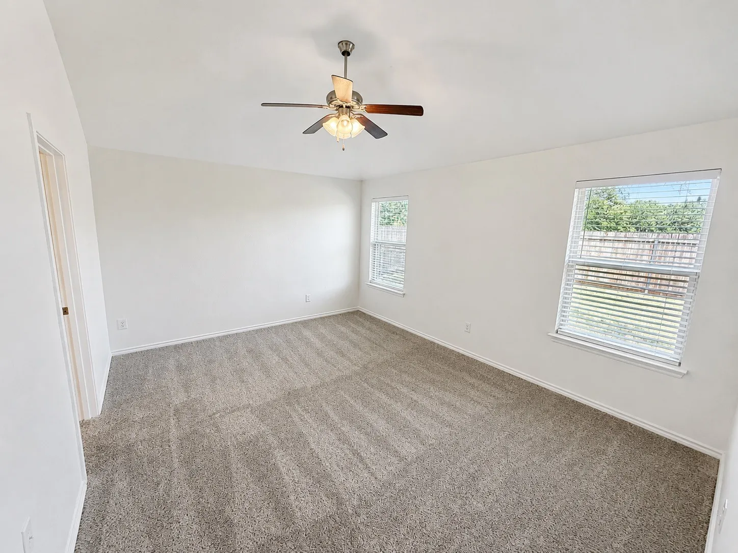Single Family Residence For Sale in Hood County , 7322 Mistletoe Trail, Granbury, Texas 76048, 4 Bedroom, 2 Bathroom, 2 Garage spaces, 1,751 Sqft, built in 2015, mls#21360838, Real Estate Agent in Granbury, Homes For Sale in Hood county, Homes For Sale in Granbury, Realtor in Granbury Texas, Real Estate Brokerage Independent Realty Texas, Luminita Cordes Realtor