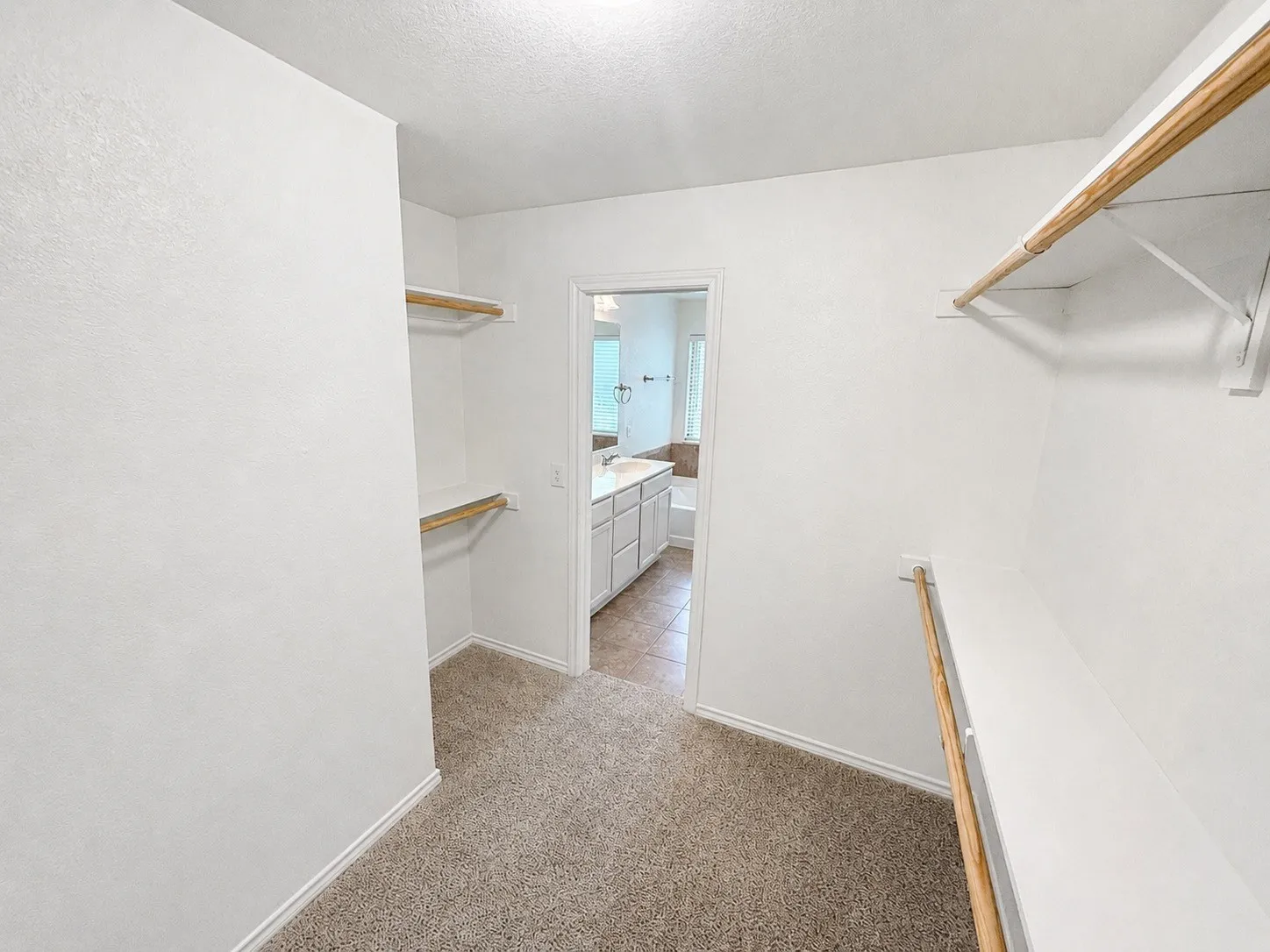 Single Family Residence For Sale in Hood County , 7322 Mistletoe Trail, Granbury, Texas 76048, 4 Bedroom, 2 Bathroom, 2 Garage spaces, 1,751 Sqft, built in 2015, mls#21360838, Real Estate Agent in Granbury, Homes For Sale in Hood county, Homes For Sale in Granbury, Realtor in Granbury Texas, Real Estate Brokerage Independent Realty Texas, Luminita Cordes Realtor