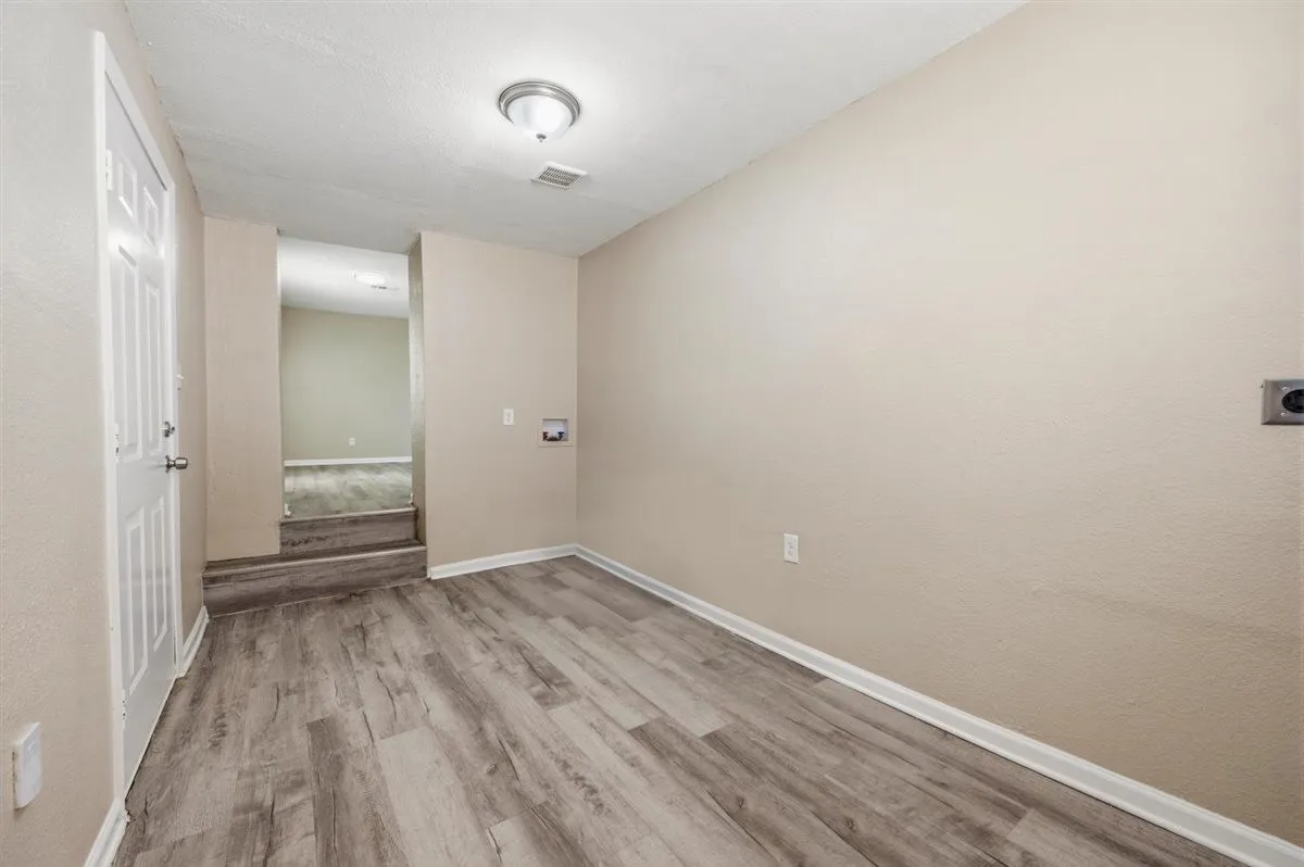 Single Family Residence For Sale in Tarrant County , 2708 Burchill Road S, Fort Worth, Texas 76105, 3 Bedroom, 2 Bathroom, Garage spaces, 1,050 Sqft, built in 1947, mls#21363613, Real Estate Agent in Fort Worth, Homes For Sale in Tarrant county, Homes For Sale in Fort Worth, Realtor in Fort Worth Texas, Real Estate Brokerage Independent Realty Texas, Luminita Cordes Realtor