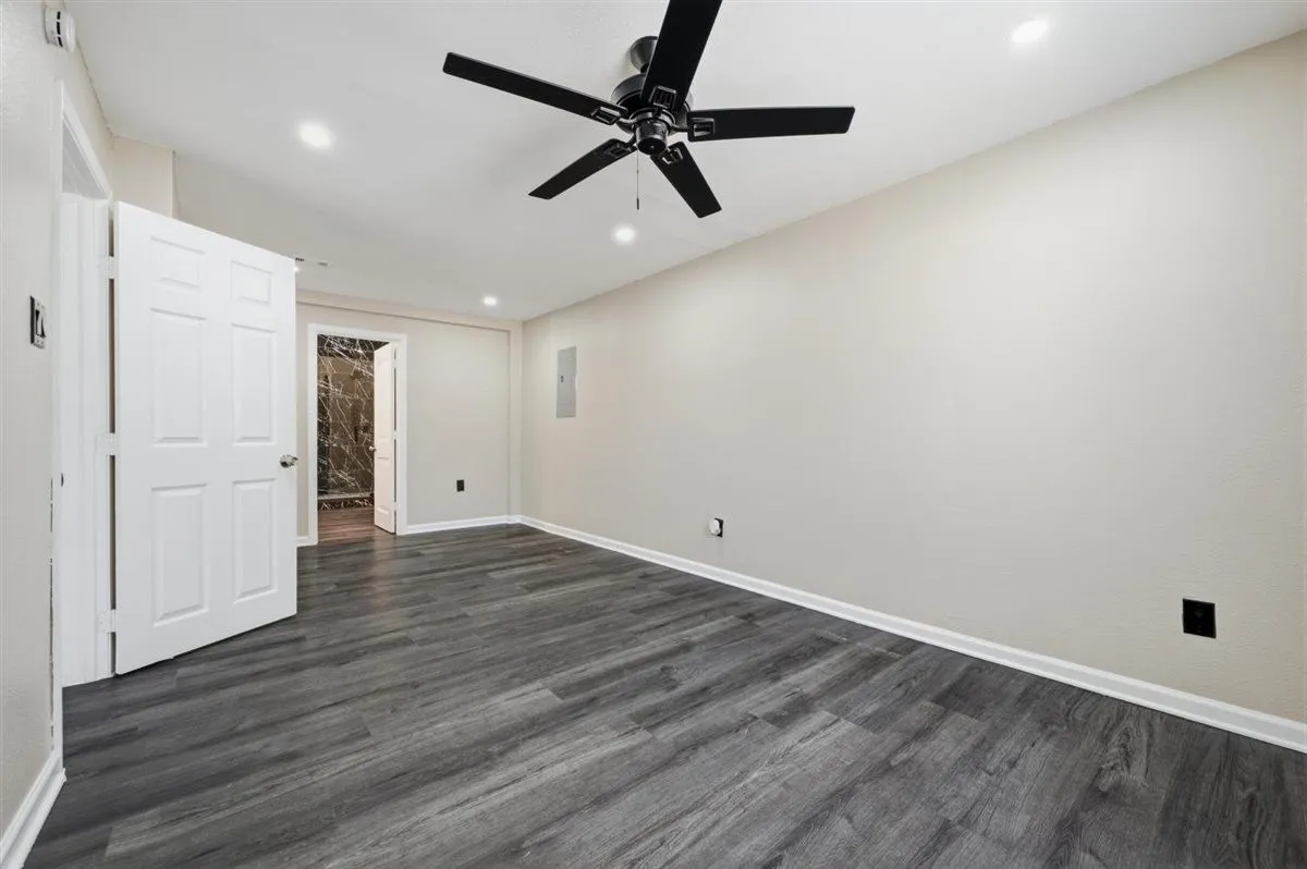 Single Family Residence For Sale in Tarrant County , 2708 Burchill Road S, Fort Worth, Texas 76105, 3 Bedroom, 2 Bathroom, Garage spaces, 1,050 Sqft, built in 1947, mls#21363613, Real Estate Agent in Fort Worth, Homes For Sale in Tarrant county, Homes For Sale in Fort Worth, Realtor in Fort Worth Texas, Real Estate Brokerage Independent Realty Texas, Luminita Cordes Realtor