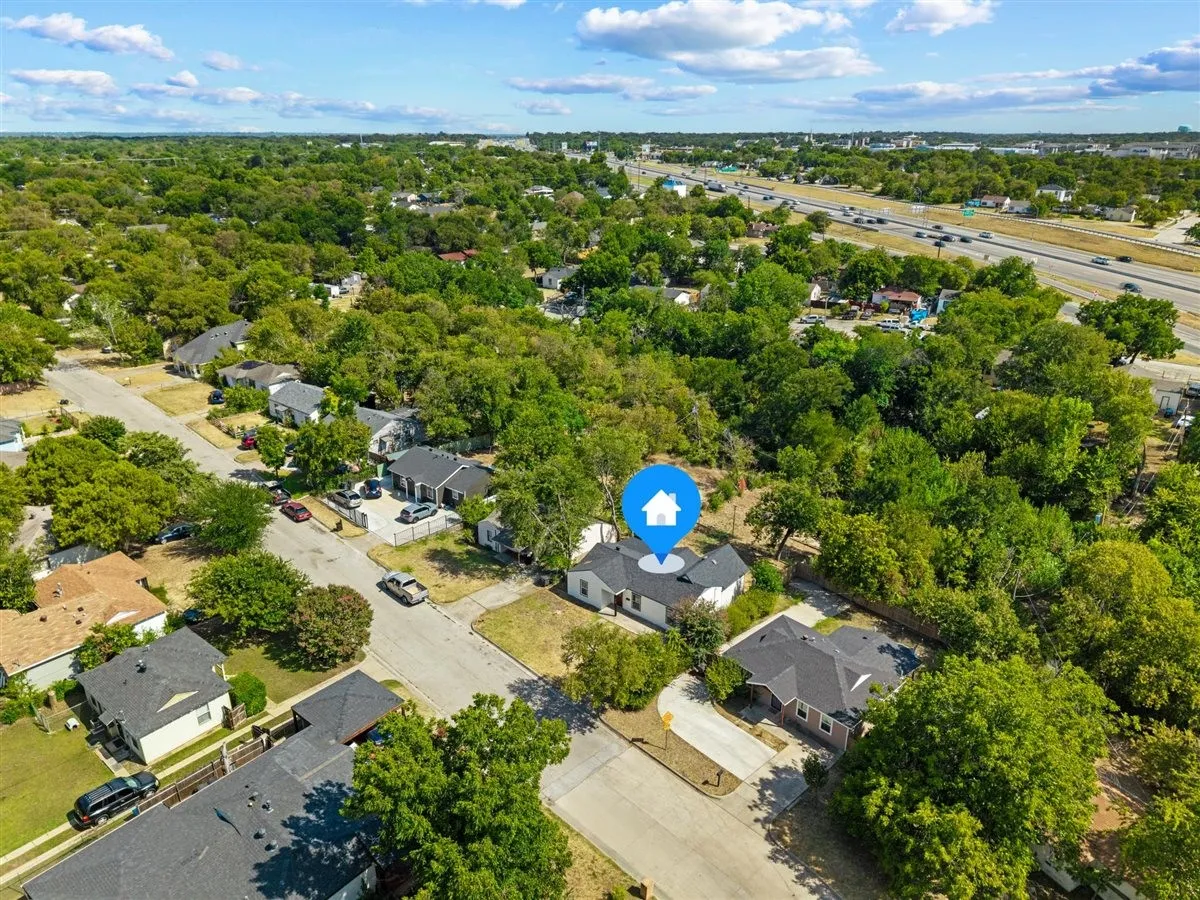 Single Family Residence For Sale in Tarrant County , 2708 Burchill Road S, Fort Worth, Texas 76105, 3 Bedroom, 2 Bathroom, Garage spaces, 1,050 Sqft, built in 1947, mls#21363613, Real Estate Agent in Fort Worth, Homes For Sale in Tarrant county, Homes For Sale in Fort Worth, Realtor in Fort Worth Texas, Real Estate Brokerage Independent Realty Texas, Luminita Cordes Realtor