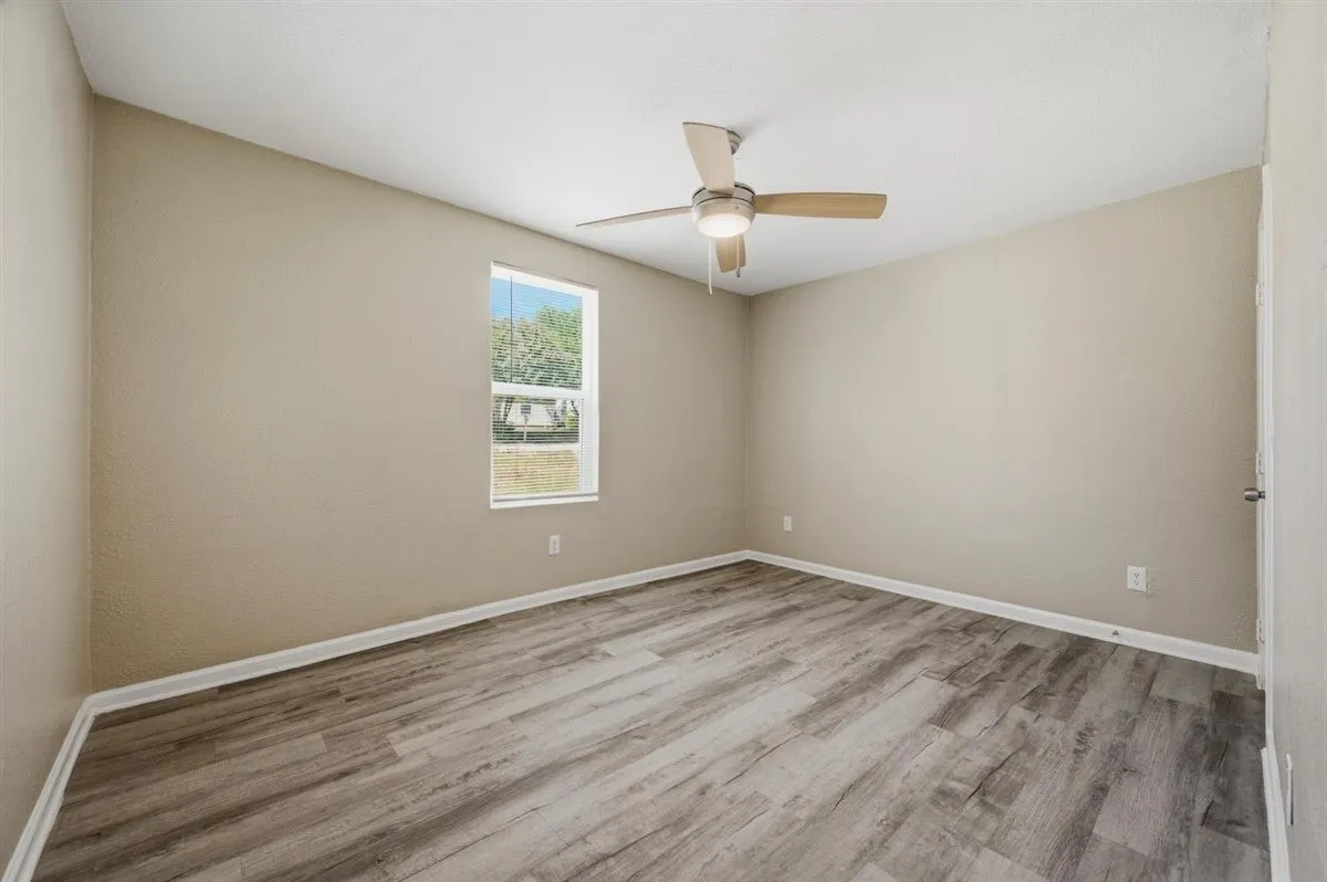 Single Family Residence For Sale in Tarrant County , 2708 Burchill Road S, Fort Worth, Texas 76105, 3 Bedroom, 2 Bathroom, Garage spaces, 1,050 Sqft, built in 1947, mls#21363613, Real Estate Agent in Fort Worth, Homes For Sale in Tarrant county, Homes For Sale in Fort Worth, Realtor in Fort Worth Texas, Real Estate Brokerage Independent Realty Texas, Luminita Cordes Realtor