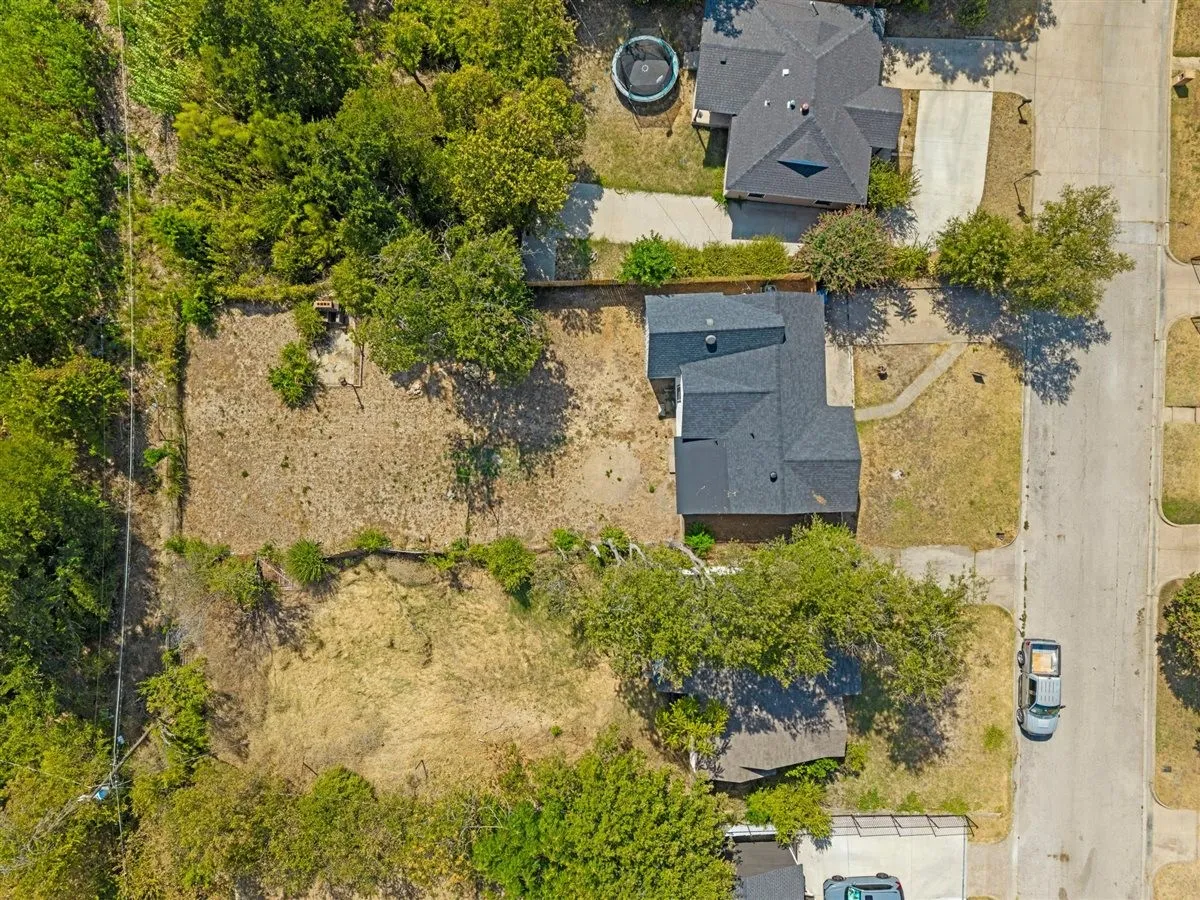 Single Family Residence For Sale in Tarrant County , 2708 Burchill Road S, Fort Worth, Texas 76105, 3 Bedroom, 2 Bathroom, Garage spaces, 1,050 Sqft, built in 1947, mls#21363613, Real Estate Agent in Fort Worth, Homes For Sale in Tarrant county, Homes For Sale in Fort Worth, Realtor in Fort Worth Texas, Real Estate Brokerage Independent Realty Texas, Luminita Cordes Realtor