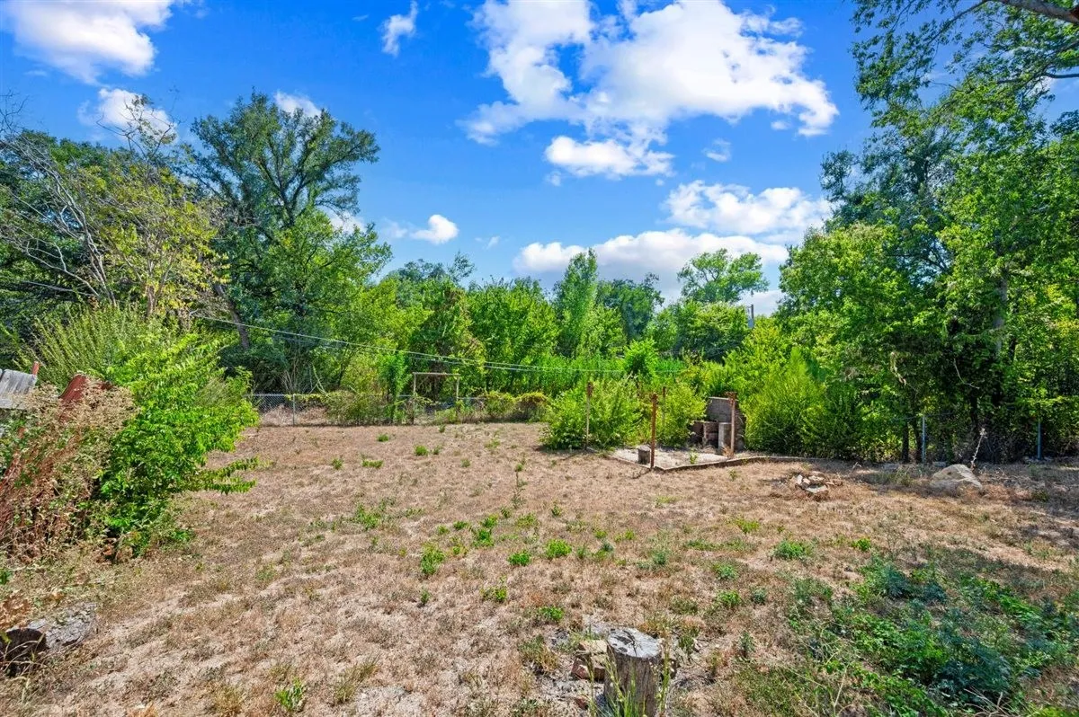 Single Family Residence For Sale in Tarrant County , 2708 Burchill Road S, Fort Worth, Texas 76105, 3 Bedroom, 2 Bathroom, Garage spaces, 1,050 Sqft, built in 1947, mls#21363613, Real Estate Agent in Fort Worth, Homes For Sale in Tarrant county, Homes For Sale in Fort Worth, Realtor in Fort Worth Texas, Real Estate Brokerage Independent Realty Texas, Luminita Cordes Realtor