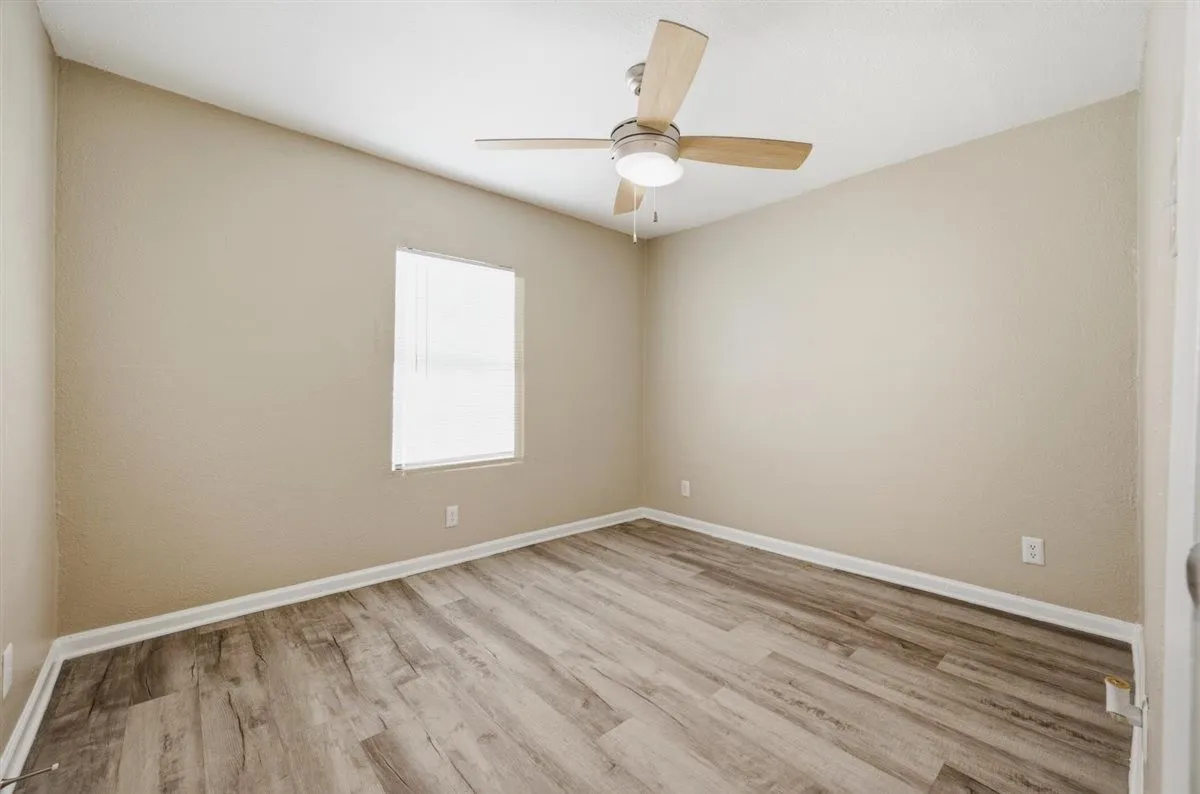 Single Family Residence For Sale in Tarrant County , 2708 Burchill Road S, Fort Worth, Texas 76105, 3 Bedroom, 2 Bathroom, Garage spaces, 1,050 Sqft, built in 1947, mls#21363613, Real Estate Agent in Fort Worth, Homes For Sale in Tarrant county, Homes For Sale in Fort Worth, Realtor in Fort Worth Texas, Real Estate Brokerage Independent Realty Texas, Luminita Cordes Realtor