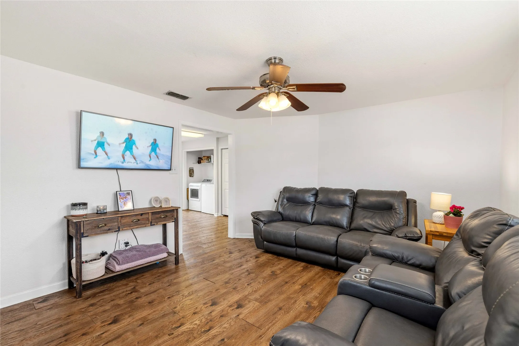 Single Family Residence For Sale in Brown County , 1303 Avenue D, Brownwood, Texas 76801, 3 Bedroom, 2 Bathroom, 1 Garage spaces, 1,134 Sqft, built in 0, mls#21363169, Real Estate Agent in Brownwood, Homes For Sale in Brown county, Homes For Sale in Brownwood, Realtor in Brownwood Texas, Real Estate Brokerage Independent Realty Texas, Luminita Cordes Realtor