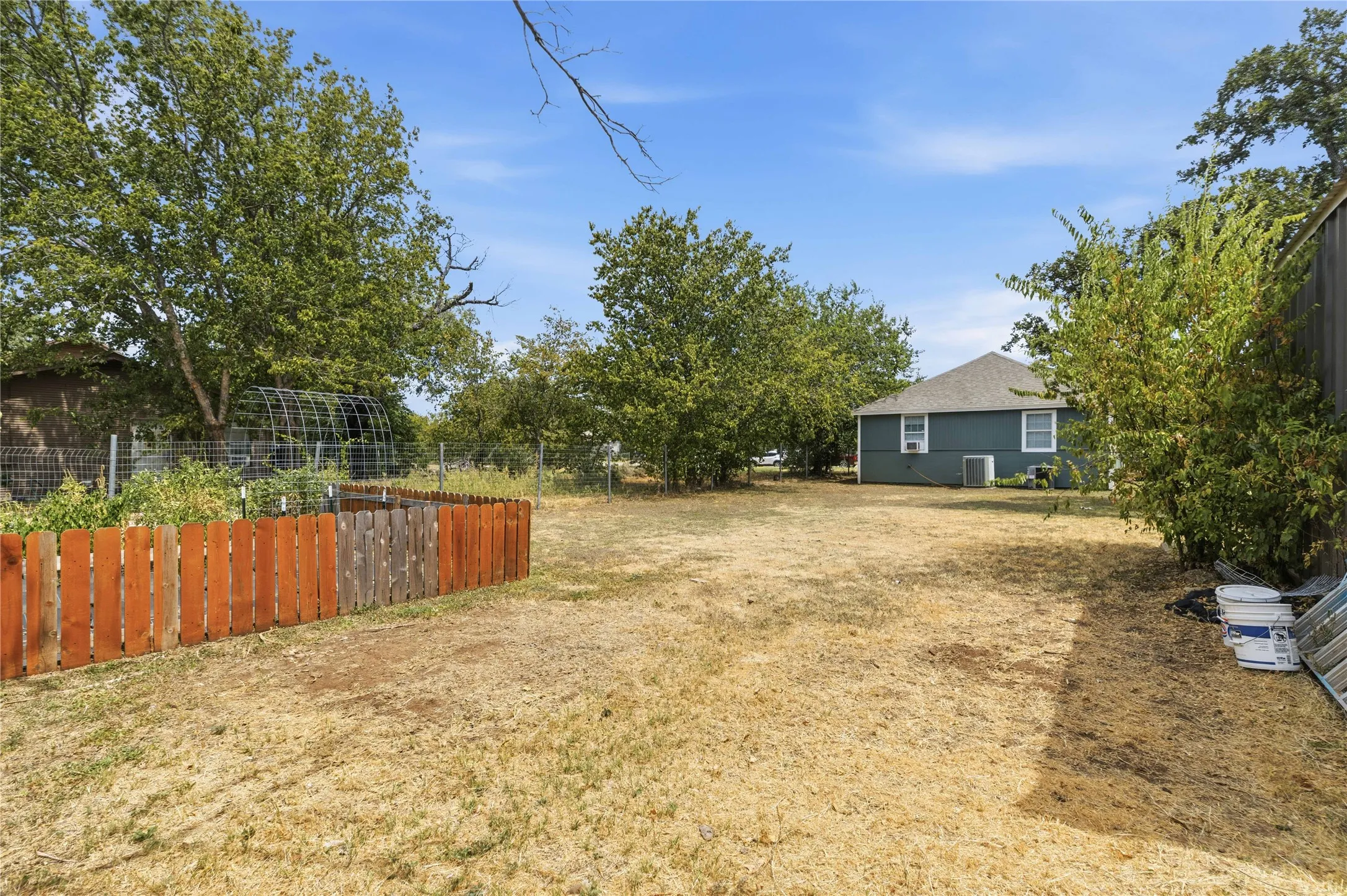 Single Family Residence For Sale in Brown County , 1303 Avenue D, Brownwood, Texas 76801, 3 Bedroom, 2 Bathroom, 1 Garage spaces, 1,134 Sqft, built in 0, mls#21363169, Real Estate Agent in Brownwood, Homes For Sale in Brown county, Homes For Sale in Brownwood, Realtor in Brownwood Texas, Real Estate Brokerage Independent Realty Texas, Luminita Cordes Realtor