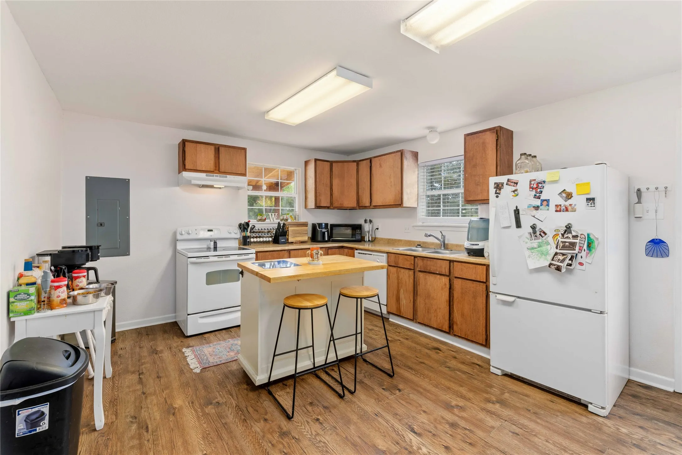 Single Family Residence For Sale in Brown County , 1303 Avenue D, Brownwood, Texas 76801, 3 Bedroom, 2 Bathroom, 1 Garage spaces, 1,134 Sqft, built in 0, mls#21363169, Real Estate Agent in Brownwood, Homes For Sale in Brown county, Homes For Sale in Brownwood, Realtor in Brownwood Texas, Real Estate Brokerage Independent Realty Texas, Luminita Cordes Realtor