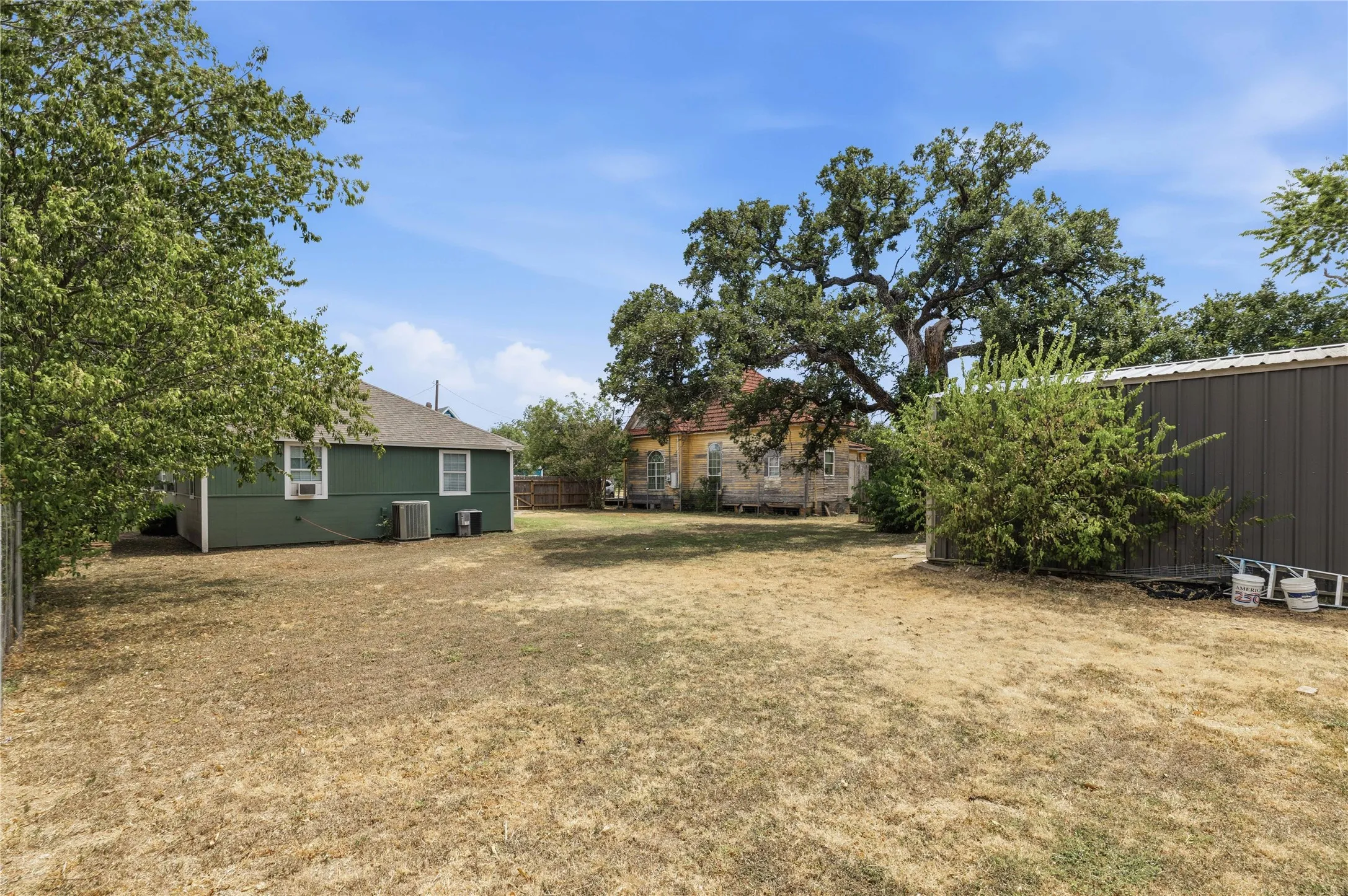 Single Family Residence For Sale in Brown County , 1303 Avenue D, Brownwood, Texas 76801, 3 Bedroom, 2 Bathroom, 1 Garage spaces, 1,134 Sqft, built in 0, mls#21363169, Real Estate Agent in Brownwood, Homes For Sale in Brown county, Homes For Sale in Brownwood, Realtor in Brownwood Texas, Real Estate Brokerage Independent Realty Texas, Luminita Cordes Realtor