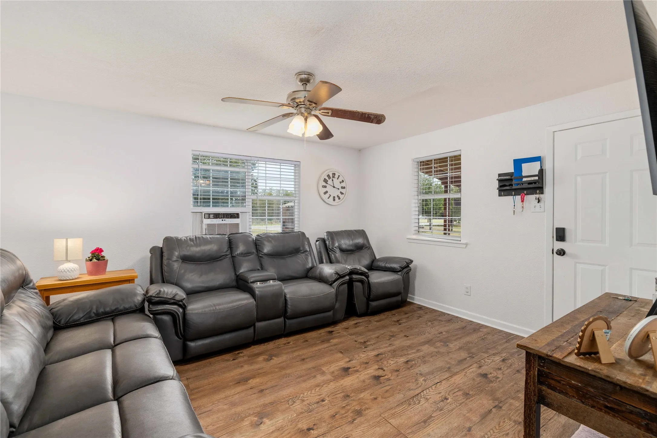 Single Family Residence For Sale in Brown County , 1303 Avenue D, Brownwood, Texas 76801, 3 Bedroom, 2 Bathroom, 1 Garage spaces, 1,134 Sqft, built in 0, mls#21363169, Real Estate Agent in Brownwood, Homes For Sale in Brown county, Homes For Sale in Brownwood, Realtor in Brownwood Texas, Real Estate Brokerage Independent Realty Texas, Luminita Cordes Realtor