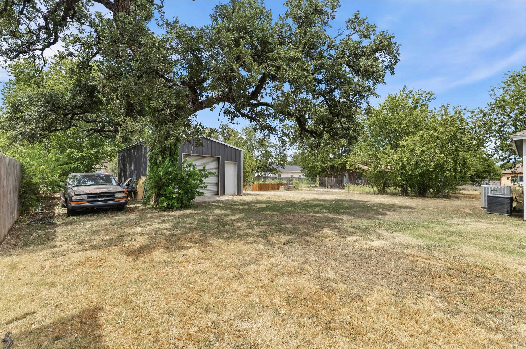 Single Family Residence For Sale in Brown County , 1303 Avenue D, Brownwood, Texas 76801, 3 Bedroom, 2 Bathroom, 1 Garage spaces, 1,134 Sqft, built in 0, mls#21363169, Real Estate Agent in Brownwood, Homes For Sale in Brown county, Homes For Sale in Brownwood, Realtor in Brownwood Texas, Real Estate Brokerage Independent Realty Texas, Luminita Cordes Realtor
