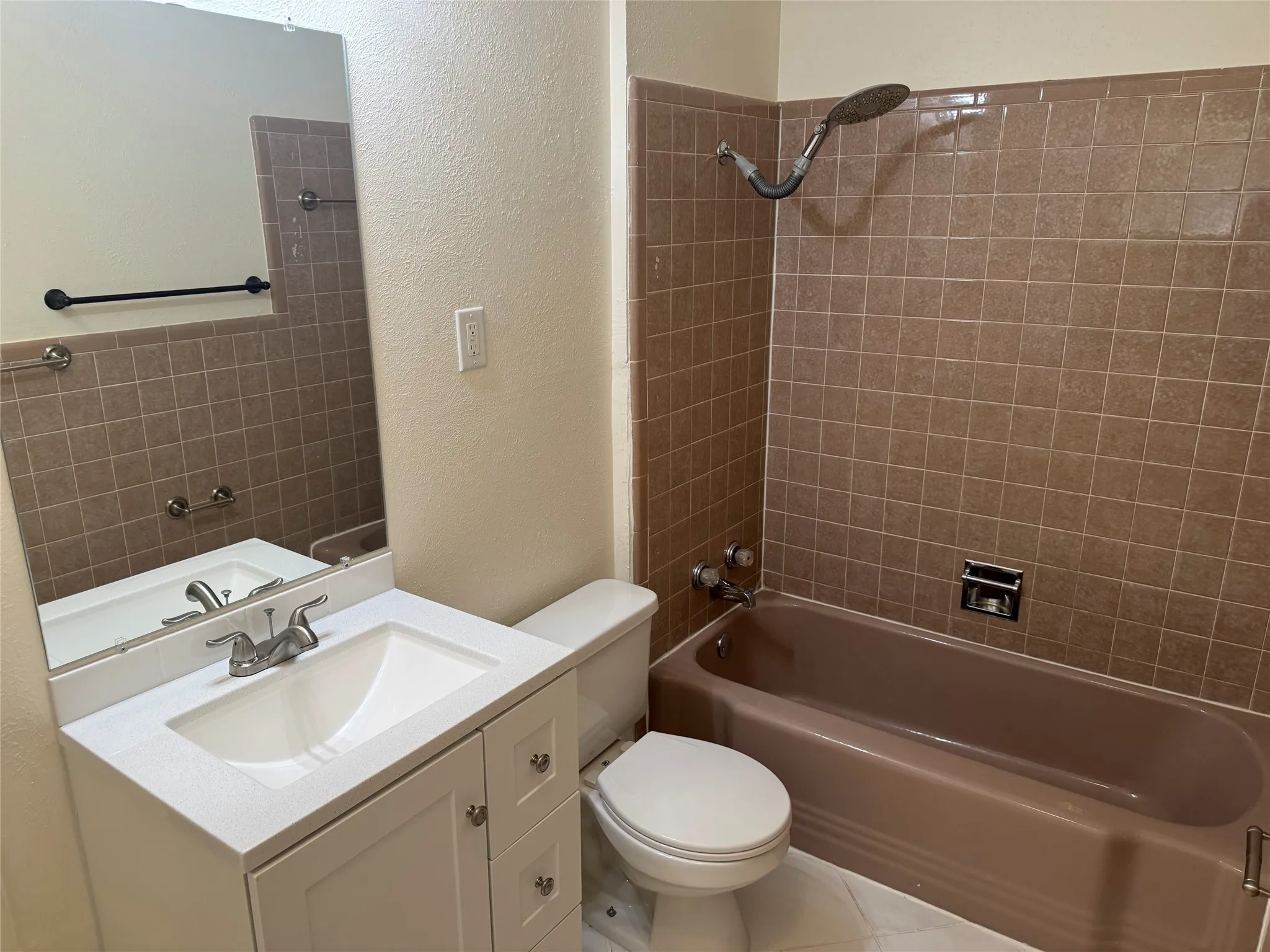 Single Family Residence For Sale in Denton County , 1306 Amherst Drive, Denton, Texas 76201, 3 Bedroom, 2 Bathroom, 2 Garage spaces, 1,606 Sqft, built in 1975, mls#21363787, Real Estate Agent in Denton, Homes For Sale in Denton county, Homes For Sale in Denton, Realtor in Denton Texas, Real Estate Brokerage Independent Realty Texas, Luminita Cordes Realtor