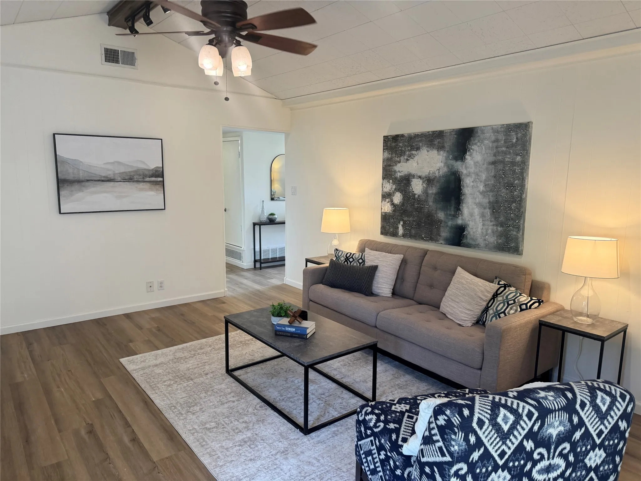 Single Family Residence For Sale in Denton County , 1306 Amherst Drive, Denton, Texas 76201, 3 Bedroom, 2 Bathroom, 2 Garage spaces, 1,606 Sqft, built in 1975, mls#21363787, Real Estate Agent in Denton, Homes For Sale in Denton county, Homes For Sale in Denton, Realtor in Denton Texas, Real Estate Brokerage Independent Realty Texas, Luminita Cordes Realtor