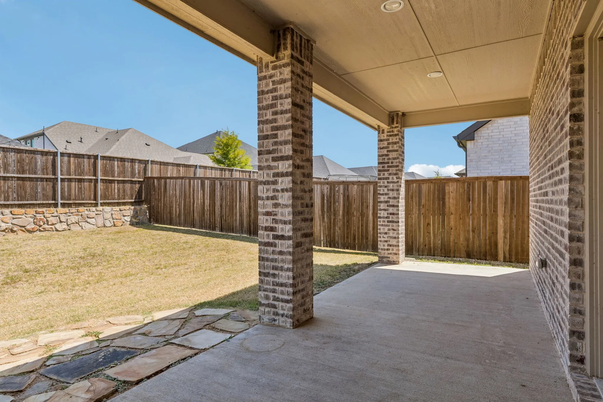Single Family Residence For Sale in Collin County , 395 Waters Ridge Drive, Lavon, Texas 75166, 4 Bedroom, 2 Bathroom, 2 Garage spaces, 1,748 Sqft, built in 2022, mls#21364423, Real Estate Agent in Lavon, Homes For Sale in Collin county, Homes For Sale in Lavon, Realtor in Lavon Texas, Real Estate Brokerage Independent Realty Texas, Luminita Cordes Realtor