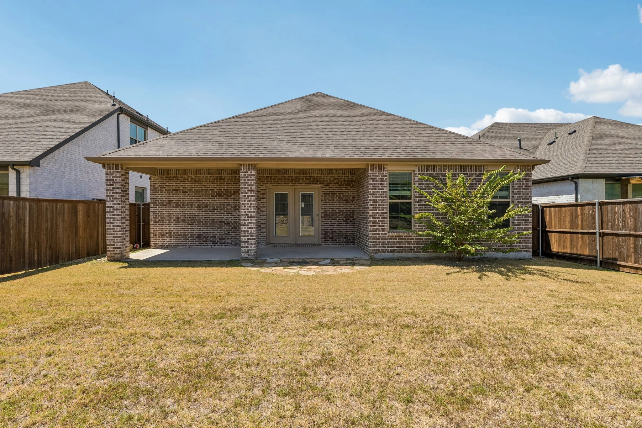 Single Family Residence For Sale in Collin County , 395 Waters Ridge Drive, Lavon, Texas 75166, 4 Bedroom, 2 Bathroom, 2 Garage spaces, 1,748 Sqft, built in 2022, mls#21364423, Real Estate Agent in Lavon, Homes For Sale in Collin county, Homes For Sale in Lavon, Realtor in Lavon Texas, Real Estate Brokerage Independent Realty Texas, Luminita Cordes Realtor
