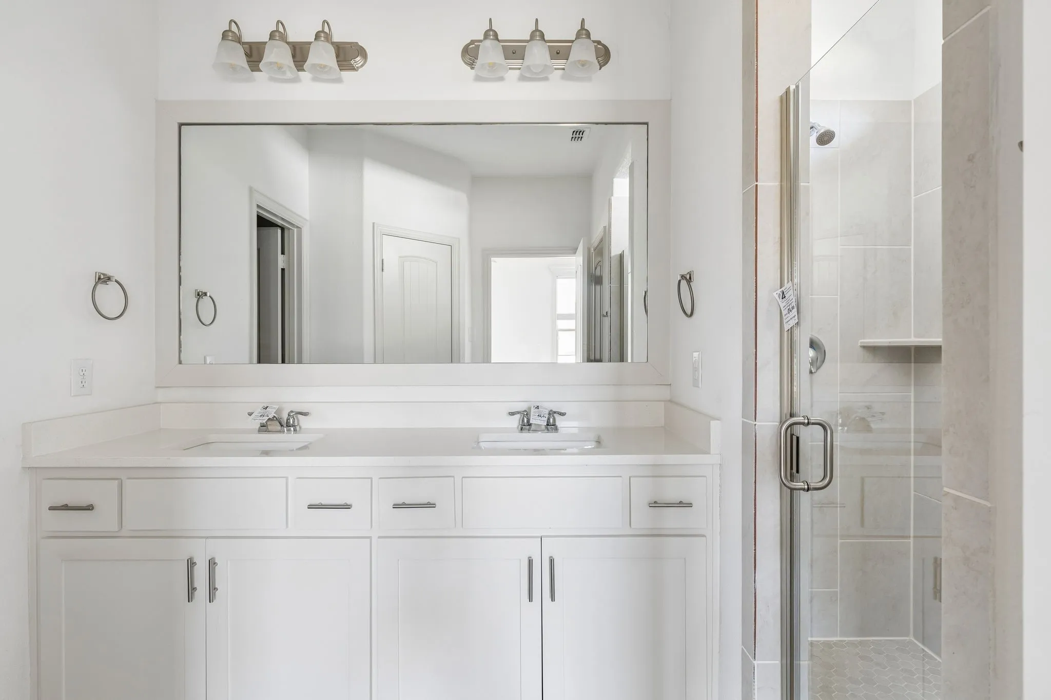 Single Family Residence For Sale in Collin County , 395 Waters Ridge Drive, Lavon, Texas 75166, 4 Bedroom, 2 Bathroom, 2 Garage spaces, 1,748 Sqft, built in 2022, mls#21364423, Real Estate Agent in Lavon, Homes For Sale in Collin county, Homes For Sale in Lavon, Realtor in Lavon Texas, Real Estate Brokerage Independent Realty Texas, Luminita Cordes Realtor