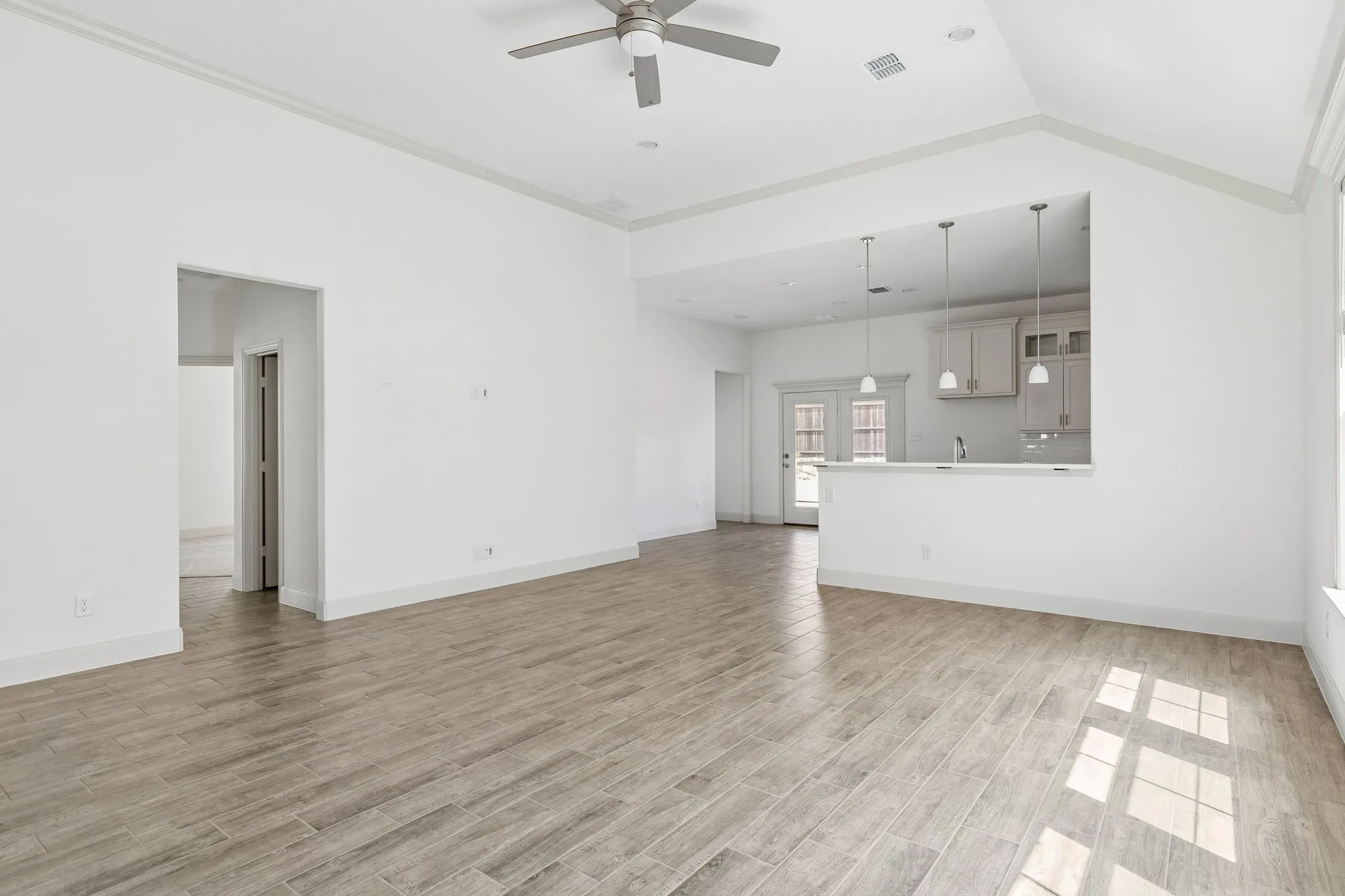 Single Family Residence For Sale in Collin County , 395 Waters Ridge Drive, Lavon, Texas 75166, 4 Bedroom, 2 Bathroom, 2 Garage spaces, 1,748 Sqft, built in 2022, mls#21364423, Real Estate Agent in Lavon, Homes For Sale in Collin county, Homes For Sale in Lavon, Realtor in Lavon Texas, Real Estate Brokerage Independent Realty Texas, Luminita Cordes Realtor