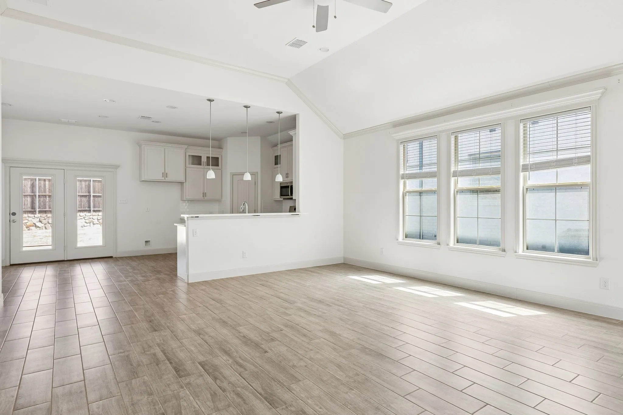 Single Family Residence For Sale in Collin County , 395 Waters Ridge Drive, Lavon, Texas 75166, 4 Bedroom, 2 Bathroom, 2 Garage spaces, 1,748 Sqft, built in 2022, mls#21364423, Real Estate Agent in Lavon, Homes For Sale in Collin county, Homes For Sale in Lavon, Realtor in Lavon Texas, Real Estate Brokerage Independent Realty Texas, Luminita Cordes Realtor