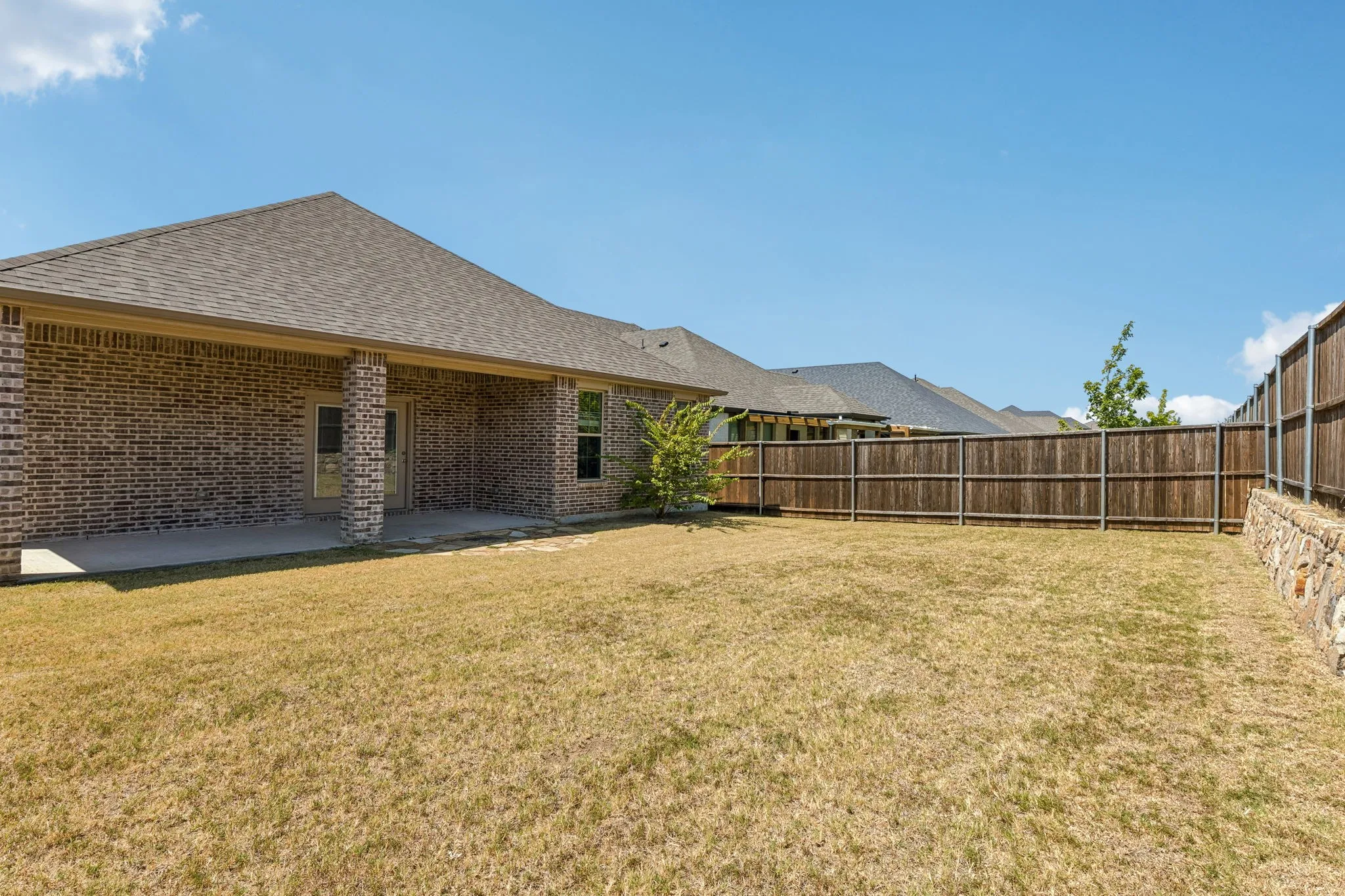 Single Family Residence For Sale in Collin County , 395 Waters Ridge Drive, Lavon, Texas 75166, 4 Bedroom, 2 Bathroom, 2 Garage spaces, 1,748 Sqft, built in 2022, mls#21364423, Real Estate Agent in Lavon, Homes For Sale in Collin county, Homes For Sale in Lavon, Realtor in Lavon Texas, Real Estate Brokerage Independent Realty Texas, Luminita Cordes Realtor