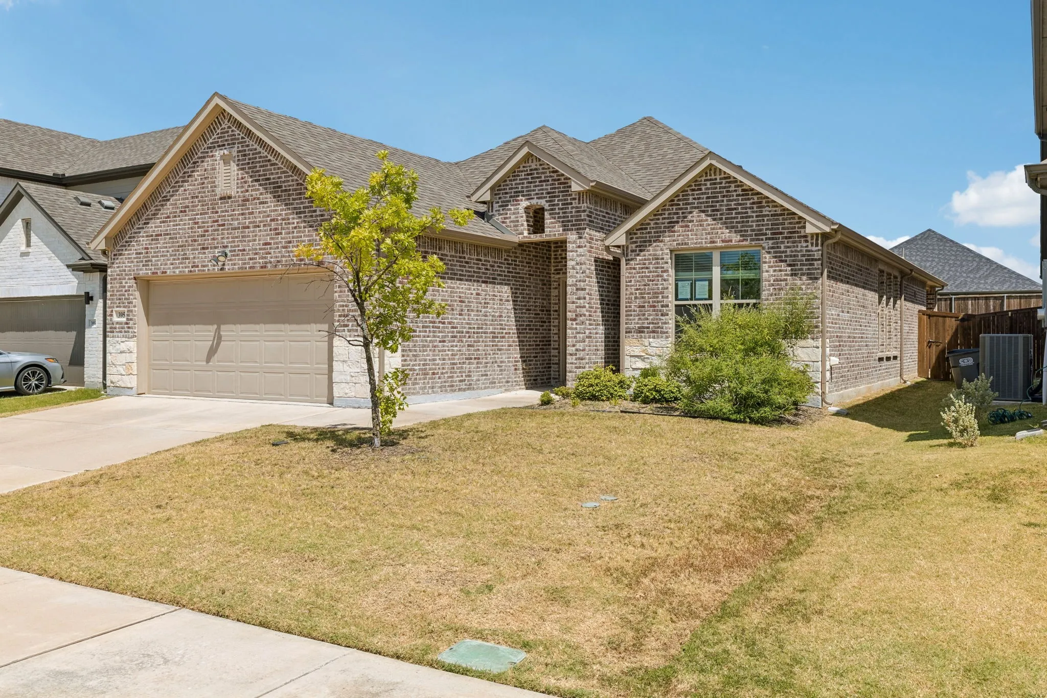 Single Family Residence For Sale in Collin County , 395 Waters Ridge Drive, Lavon, Texas 75166, 4 Bedroom, 2 Bathroom, 2 Garage spaces, 1,748 Sqft, built in 2022, mls#21364423, Real Estate Agent in Lavon, Homes For Sale in Collin county, Homes For Sale in Lavon, Realtor in Lavon Texas, Real Estate Brokerage Independent Realty Texas, Luminita Cordes Realtor