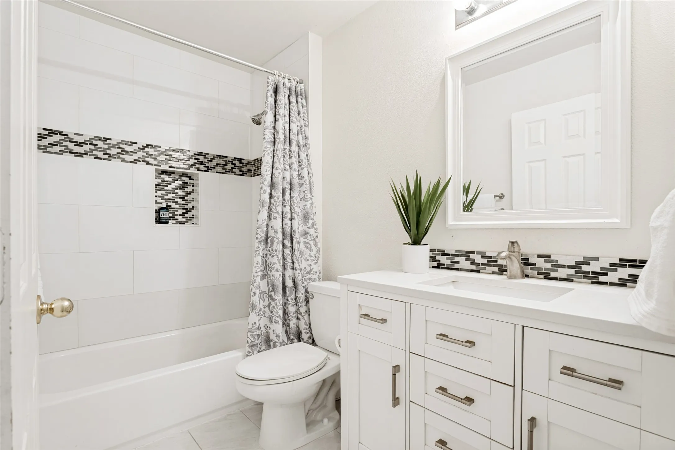 2nd full bath upstairs