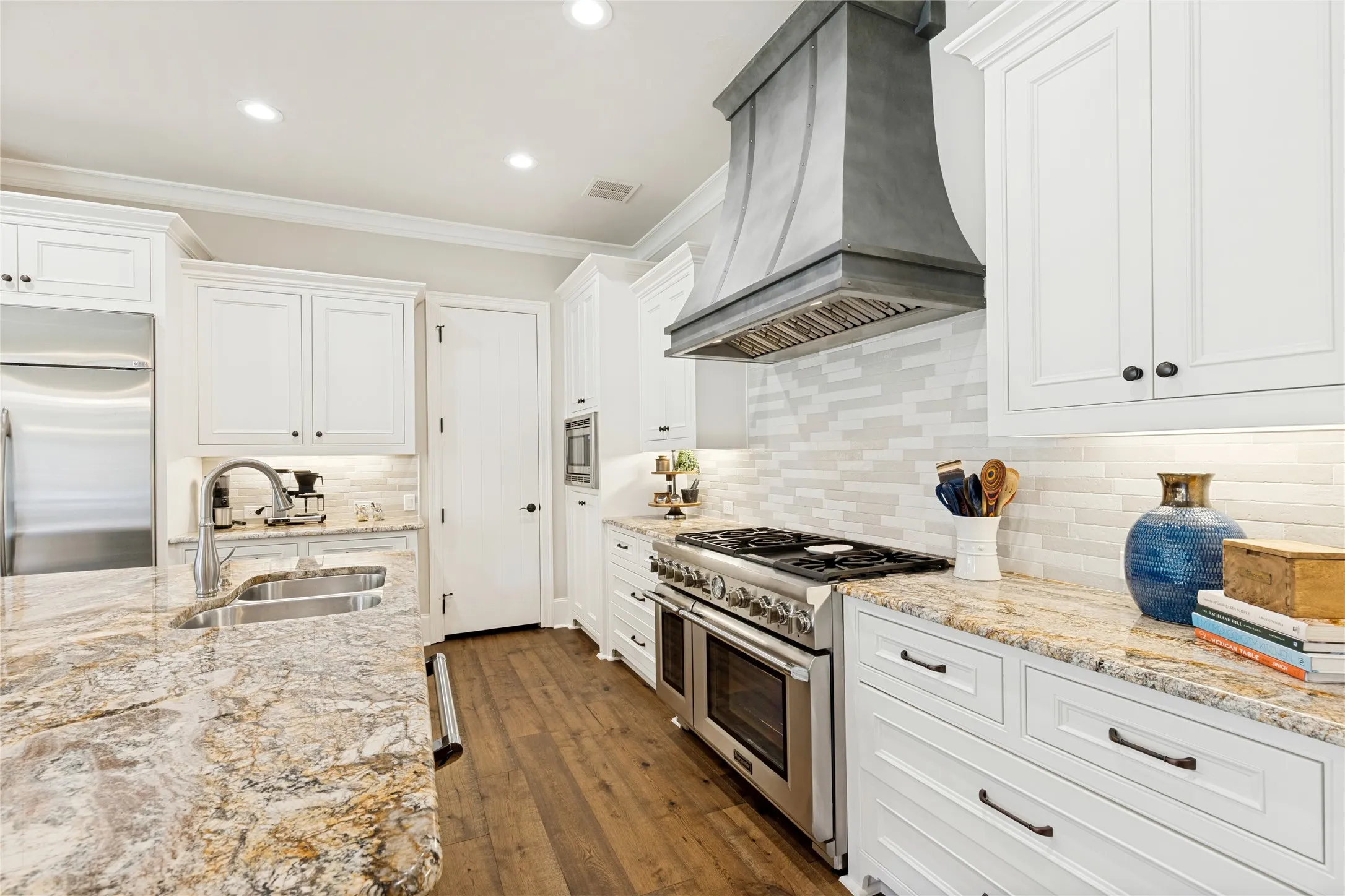 Single Family Residence For Sale in Dallas County , 322 Devon Drive, Coppell, Texas 75019, 4 Bedroom, 4 Bathroom, 3 Garage spaces, 3,691 Sqft, built in 2014, mls#21362216, Real Estate Agent in Coppell, Homes For Sale in Dallas county, Homes For Sale in Coppell, Realtor in Coppell Texas, Real Estate Brokerage Independent Realty Texas, Luminita Cordes Realtor