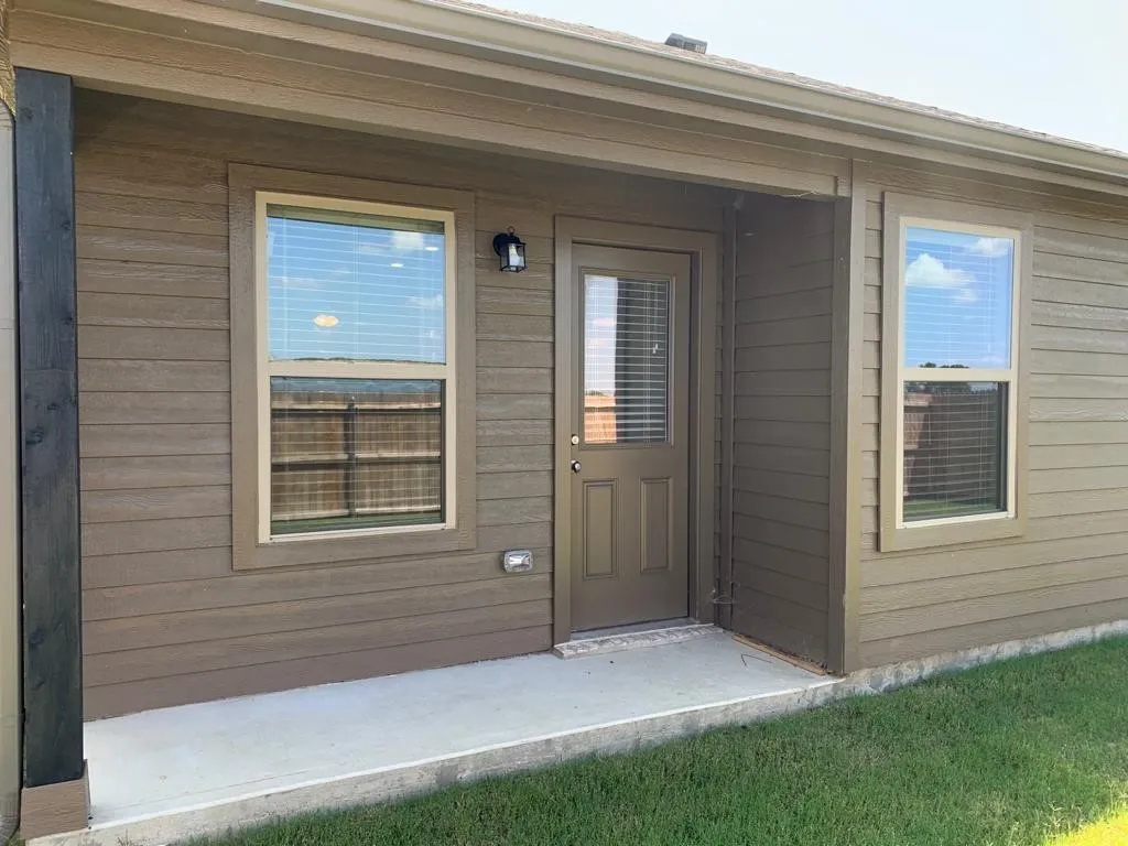 Single Family Residence For Rent in Hunt County , 1414 Warringwood Drive, Greenville, Texas 75402, 4 Bedroom, 2 Bathroom, 2 Garage spaces, 1,473 Sqft, built in 2021, mls#21364503, Real Estate Agent in Greenville, Homes For Rent in Hunt county, Homes For Rent in Greenville, Realtor in Greenville Texas, Real Estate Brokerage Independent Realty Texas, Luminita Cordes Realtor