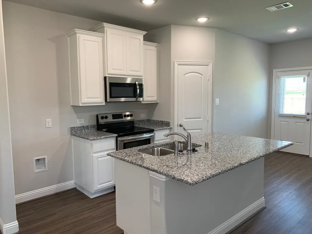 Single Family Residence For Rent in Hunt County , 1414 Warringwood Drive, Greenville, Texas 75402, 4 Bedroom, 2 Bathroom, 2 Garage spaces, 1,473 Sqft, built in 2021, mls#21364503, Real Estate Agent in Greenville, Homes For Rent in Hunt county, Homes For Rent in Greenville, Realtor in Greenville Texas, Real Estate Brokerage Independent Realty Texas, Luminita Cordes Realtor
