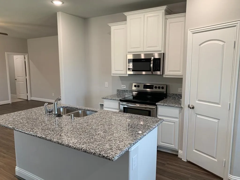 Single Family Residence For Rent in Hunt County , 1414 Warringwood Drive, Greenville, Texas 75402, 4 Bedroom, 2 Bathroom, 2 Garage spaces, 1,473 Sqft, built in 2021, mls#21364503, Real Estate Agent in Greenville, Homes For Rent in Hunt county, Homes For Rent in Greenville, Realtor in Greenville Texas, Real Estate Brokerage Independent Realty Texas, Luminita Cordes Realtor