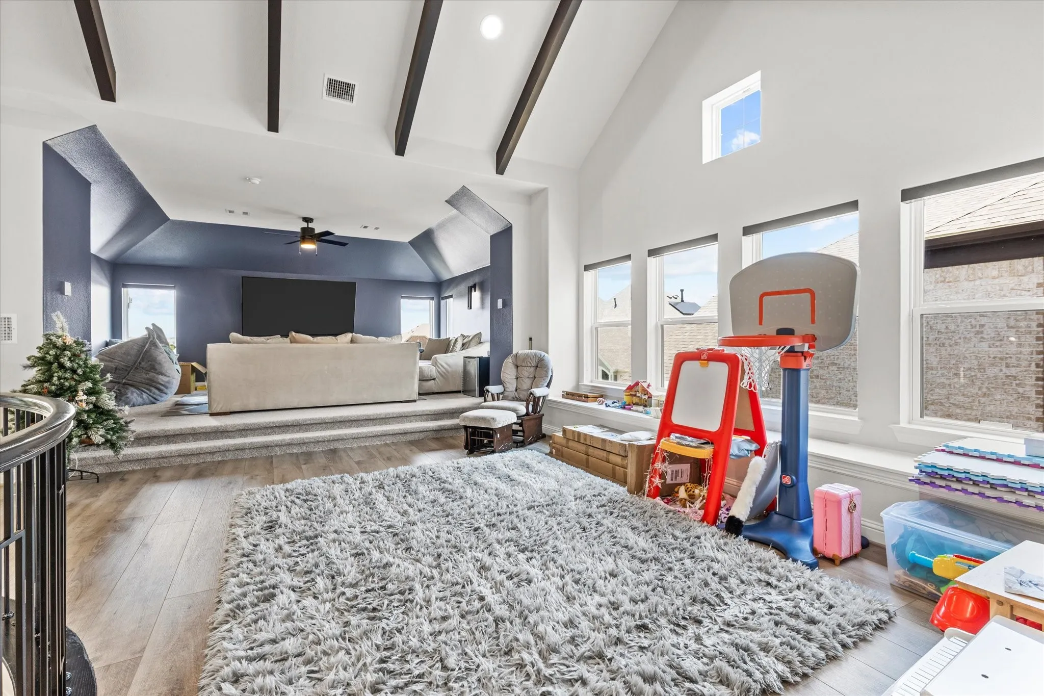 Single Family Residence For Rent in Denton County , 721 Yarrow Street, Little Elm, Texas 75068, 5 Bedroom, 5 Bathroom, 3 Garage spaces, 4,082 Sqft, built in 2020, mls#21357744, Real Estate Agent in Little Elm, Homes For Rent in Denton county, Homes For Rent in Little Elm, Realtor in Little Elm Texas, Real Estate Brokerage Independent Realty Texas, Luminita Cordes Realtor