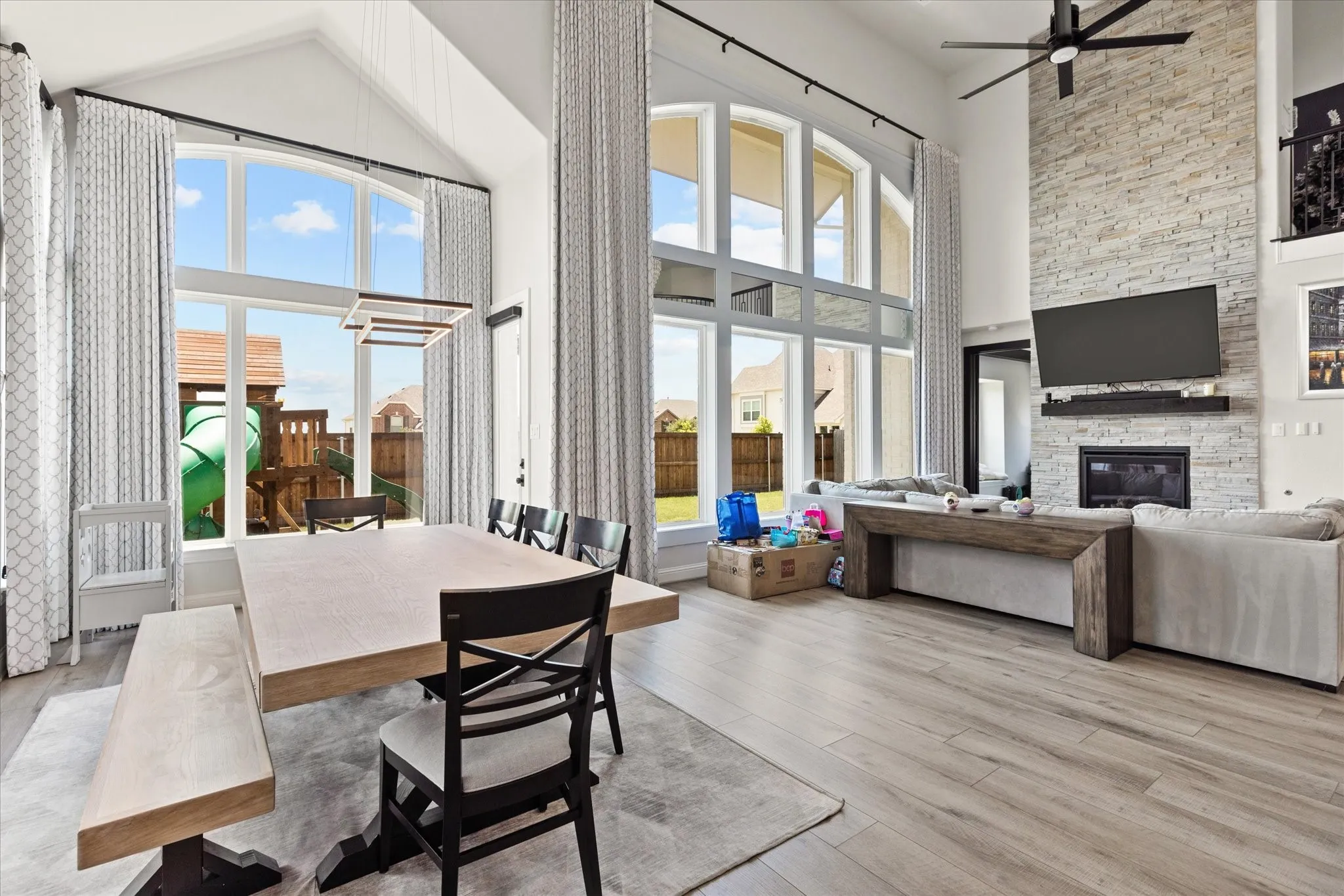 Single Family Residence For Rent in Denton County , 721 Yarrow Street, Little Elm, Texas 75068, 5 Bedroom, 5 Bathroom, 3 Garage spaces, 4,082 Sqft, built in 2020, mls#21357744, Real Estate Agent in Little Elm, Homes For Rent in Denton county, Homes For Rent in Little Elm, Realtor in Little Elm Texas, Real Estate Brokerage Independent Realty Texas, Luminita Cordes Realtor