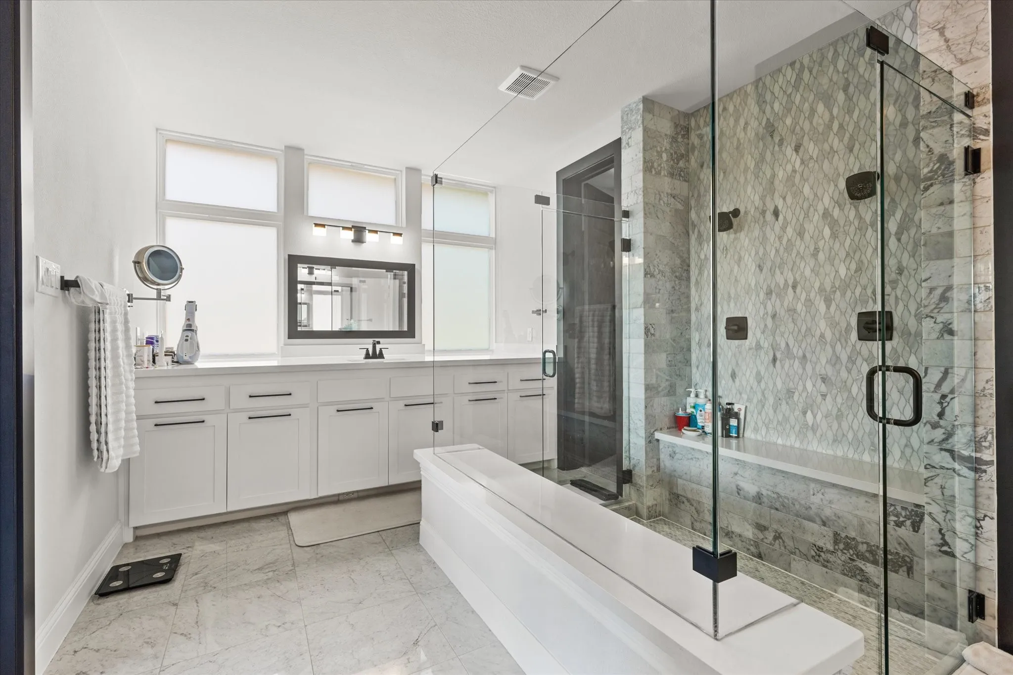 Single Family Residence For Rent in Denton County , 721 Yarrow Street, Little Elm, Texas 75068, 5 Bedroom, 5 Bathroom, 3 Garage spaces, 4,082 Sqft, built in 2020, mls#21357744, Real Estate Agent in Little Elm, Homes For Rent in Denton county, Homes For Rent in Little Elm, Realtor in Little Elm Texas, Real Estate Brokerage Independent Realty Texas, Luminita Cordes Realtor