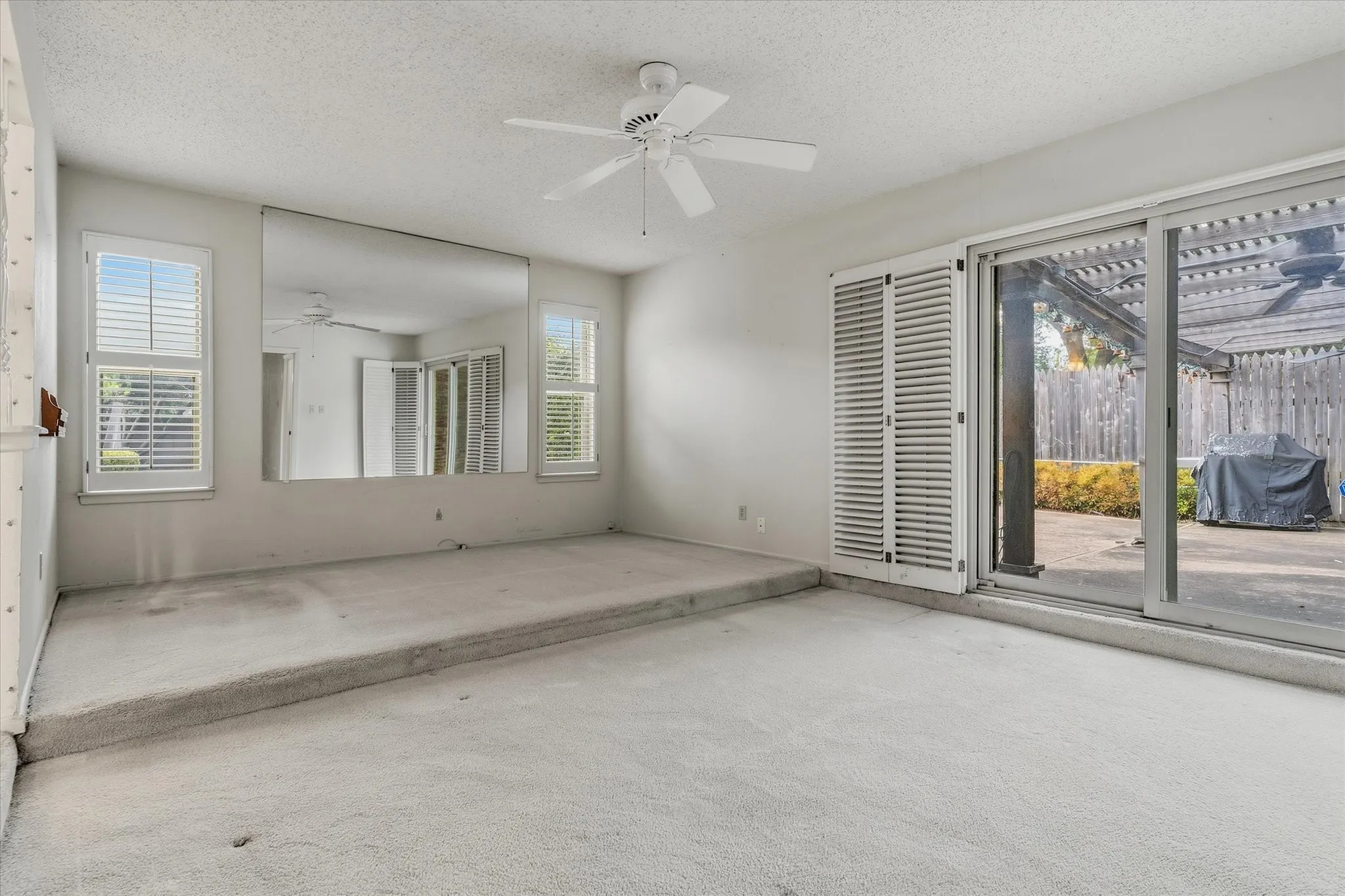 Single Family Residence For Sale in Dallas County , 13121 Pennystone Drive, Farmers Branch, Texas 75244, 4 Bedroom, 2 Bathroom, 2 Garage spaces, 1,970 Sqft, built in 1969, mls#21363239, Real Estate Agent in Farmers Branch, Homes For Sale in Dallas county, Homes For Sale in Farmers Branch, Realtor in Farmers Branch Texas, Real Estate Brokerage Independent Realty Texas, Luminita Cordes Realtor
