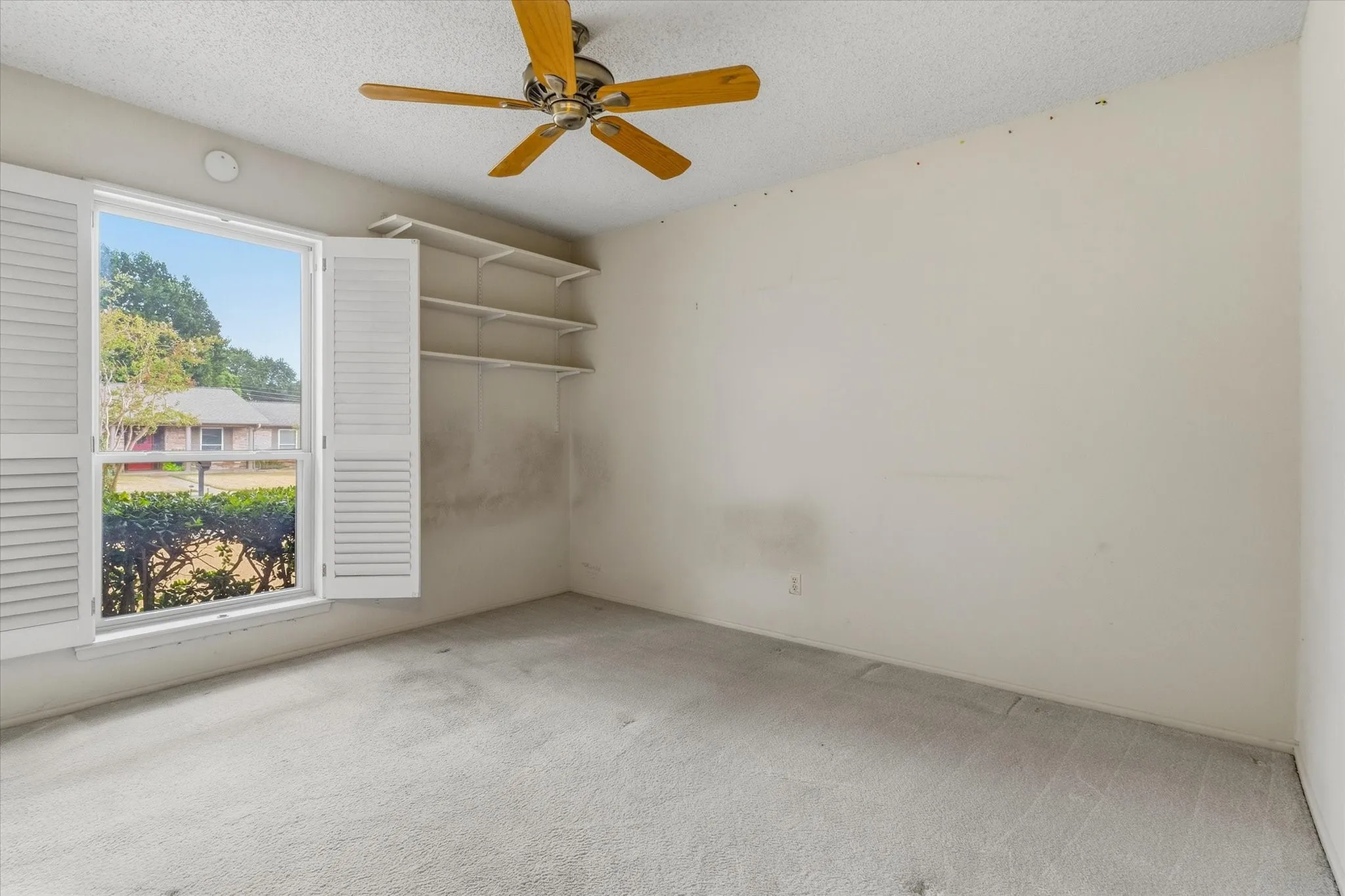 Single Family Residence For Sale in Dallas County , 13121 Pennystone Drive, Farmers Branch, Texas 75244, 4 Bedroom, 2 Bathroom, 2 Garage spaces, 1,970 Sqft, built in 1969, mls#21363239, Real Estate Agent in Farmers Branch, Homes For Sale in Dallas county, Homes For Sale in Farmers Branch, Realtor in Farmers Branch Texas, Real Estate Brokerage Independent Realty Texas, Luminita Cordes Realtor