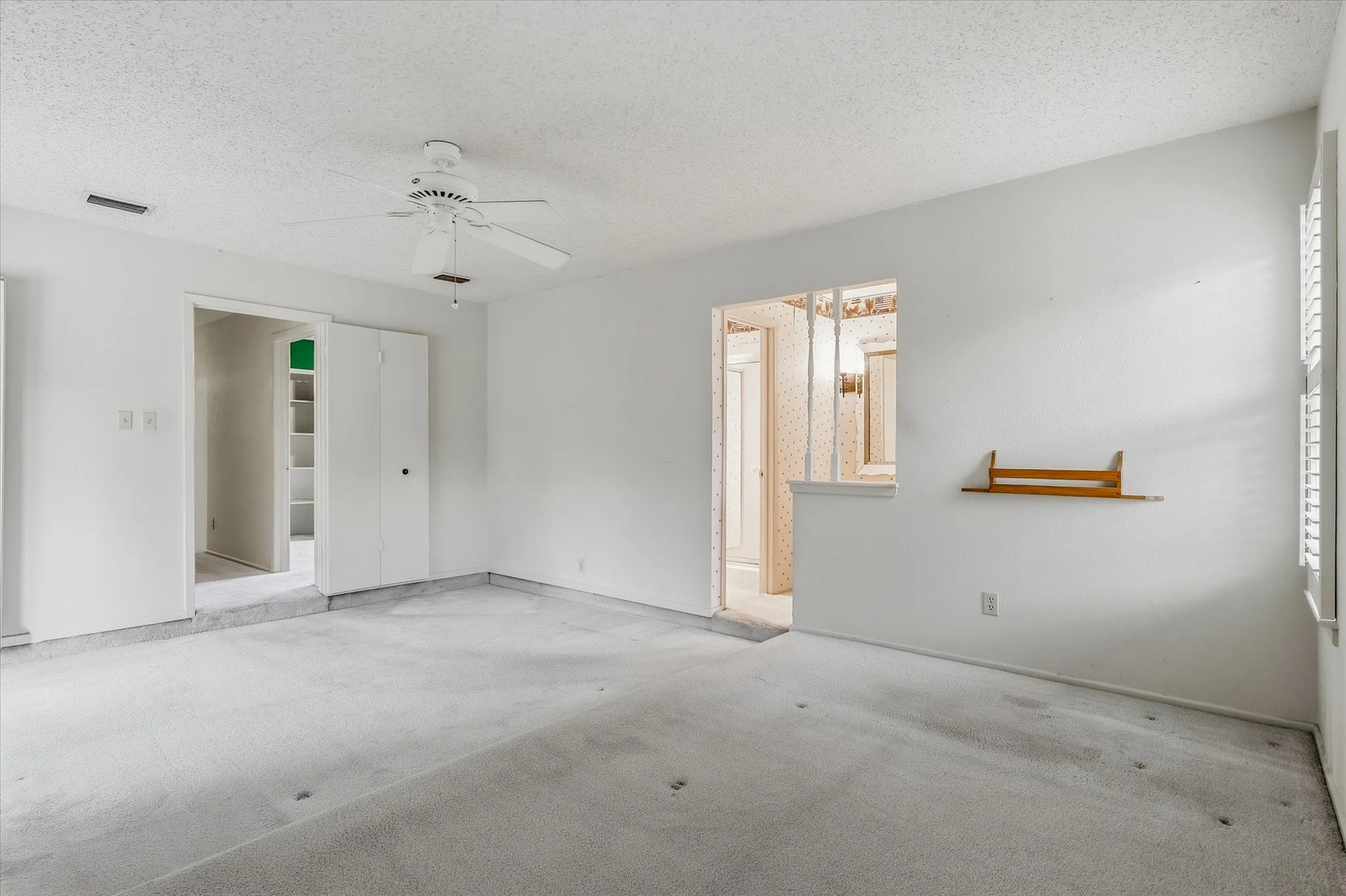 Single Family Residence For Sale in Dallas County , 13121 Pennystone Drive, Farmers Branch, Texas 75244, 4 Bedroom, 2 Bathroom, 2 Garage spaces, 1,970 Sqft, built in 1969, mls#21363239, Real Estate Agent in Farmers Branch, Homes For Sale in Dallas county, Homes For Sale in Farmers Branch, Realtor in Farmers Branch Texas, Real Estate Brokerage Independent Realty Texas, Luminita Cordes Realtor