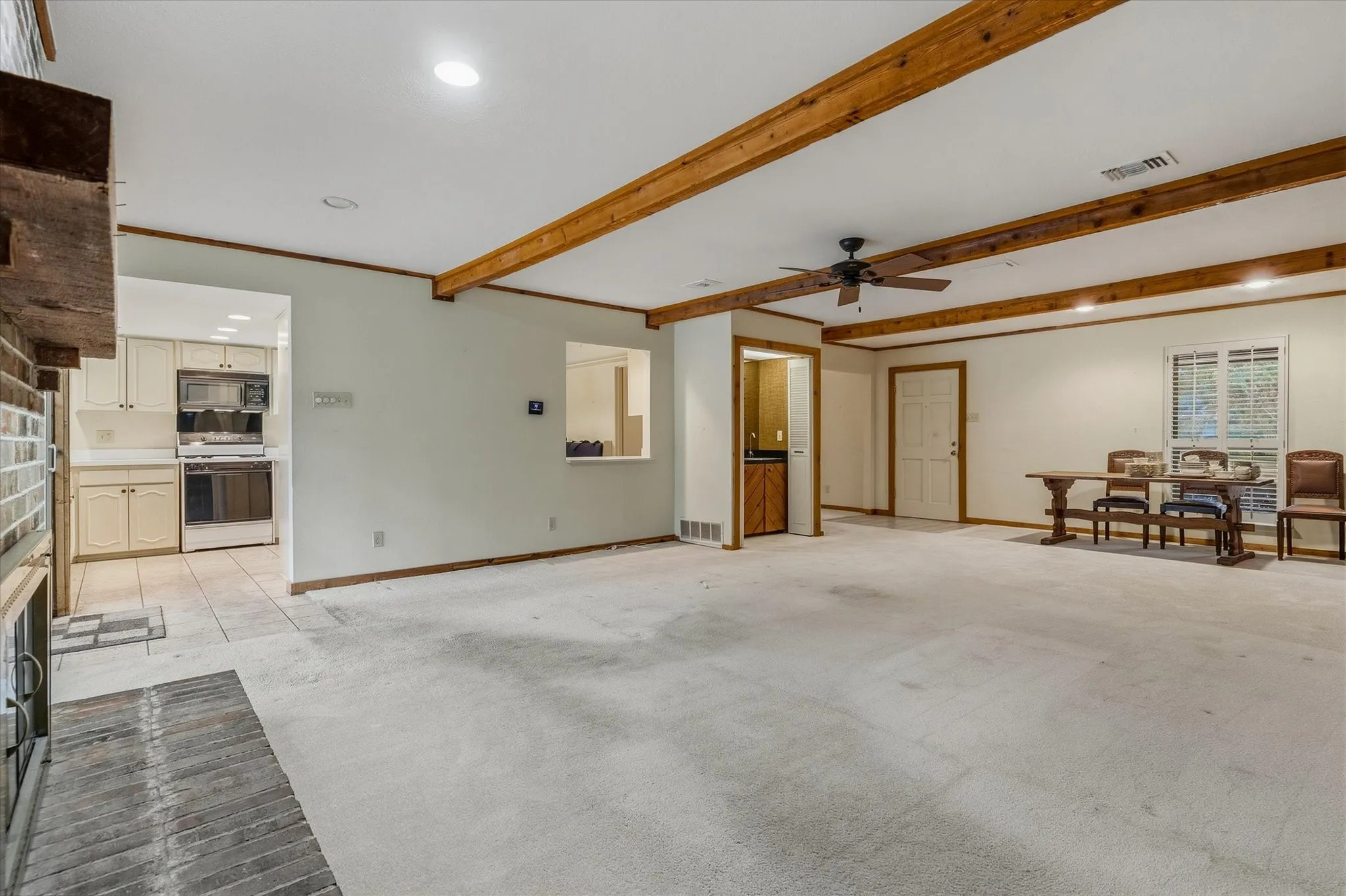 Single Family Residence For Sale in Dallas County , 13121 Pennystone Drive, Farmers Branch, Texas 75244, 4 Bedroom, 2 Bathroom, 2 Garage spaces, 1,970 Sqft, built in 1969, mls#21363239, Real Estate Agent in Farmers Branch, Homes For Sale in Dallas county, Homes For Sale in Farmers Branch, Realtor in Farmers Branch Texas, Real Estate Brokerage Independent Realty Texas, Luminita Cordes Realtor