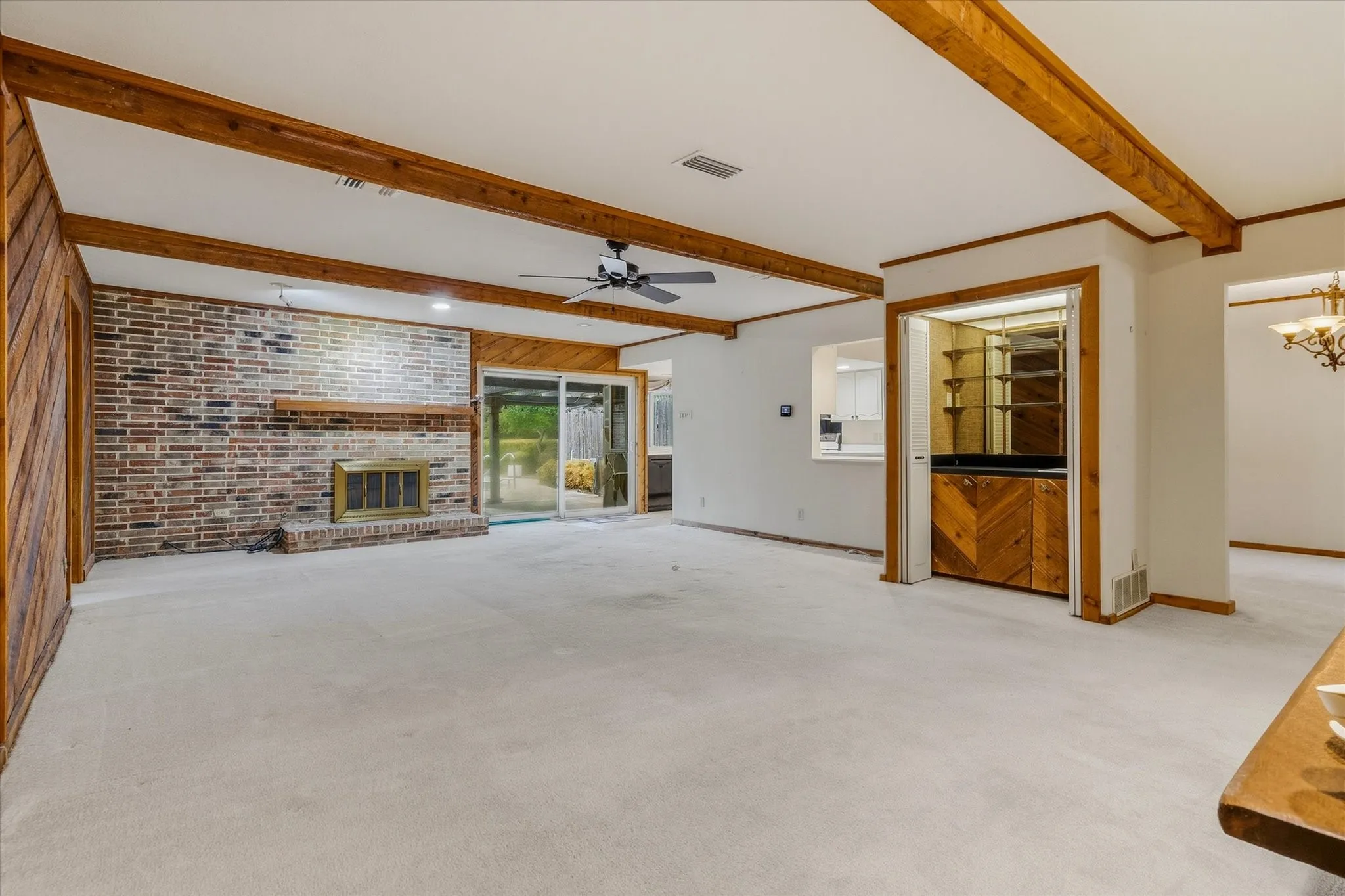 Single Family Residence For Sale in Dallas County , 13121 Pennystone Drive, Farmers Branch, Texas 75244, 4 Bedroom, 2 Bathroom, 2 Garage spaces, 1,970 Sqft, built in 1969, mls#21363239, Real Estate Agent in Farmers Branch, Homes For Sale in Dallas county, Homes For Sale in Farmers Branch, Realtor in Farmers Branch Texas, Real Estate Brokerage Independent Realty Texas, Luminita Cordes Realtor