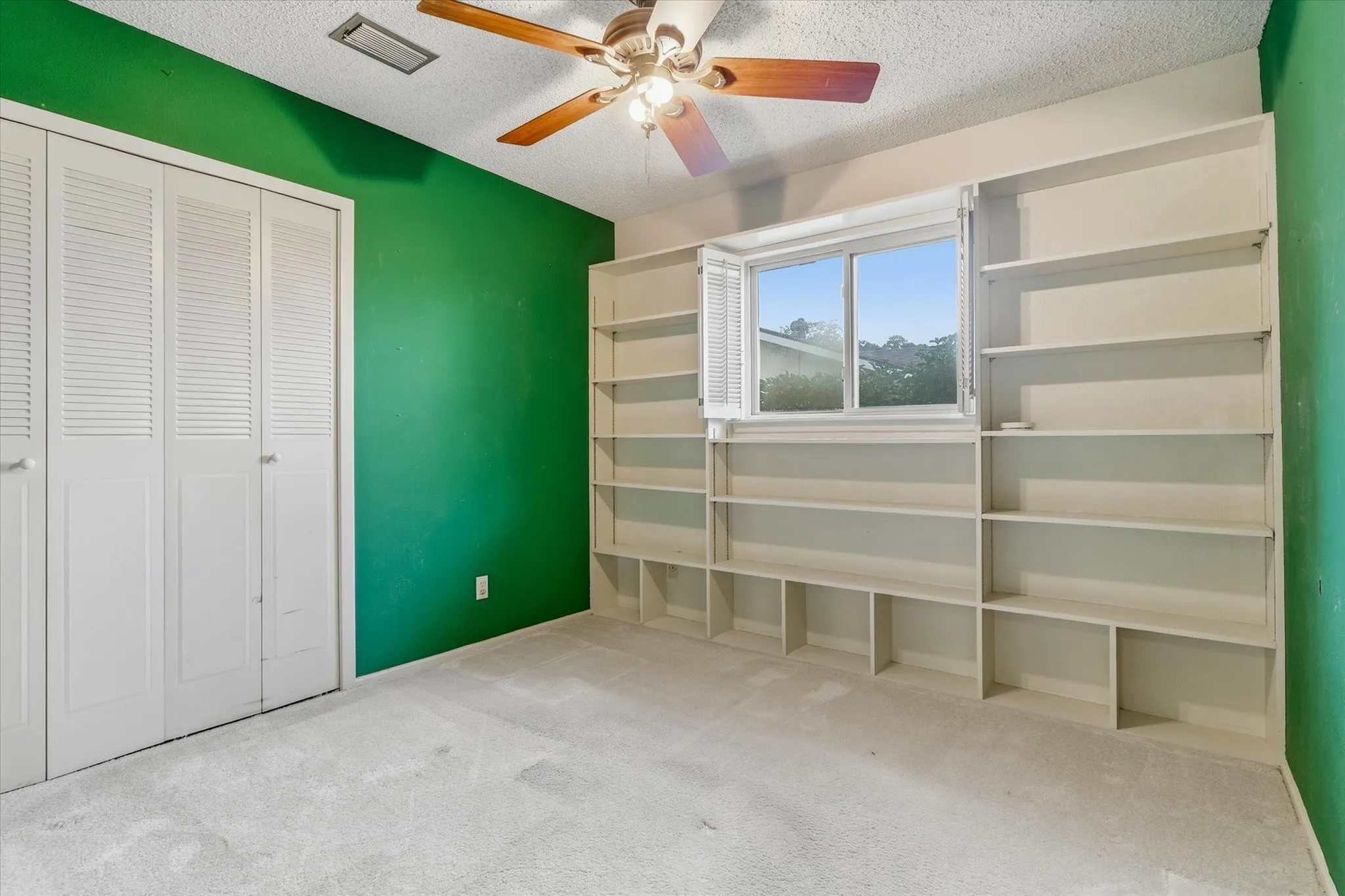 Single Family Residence For Sale in Dallas County , 13121 Pennystone Drive, Farmers Branch, Texas 75244, 4 Bedroom, 2 Bathroom, 2 Garage spaces, 1,970 Sqft, built in 1969, mls#21363239, Real Estate Agent in Farmers Branch, Homes For Sale in Dallas county, Homes For Sale in Farmers Branch, Realtor in Farmers Branch Texas, Real Estate Brokerage Independent Realty Texas, Luminita Cordes Realtor